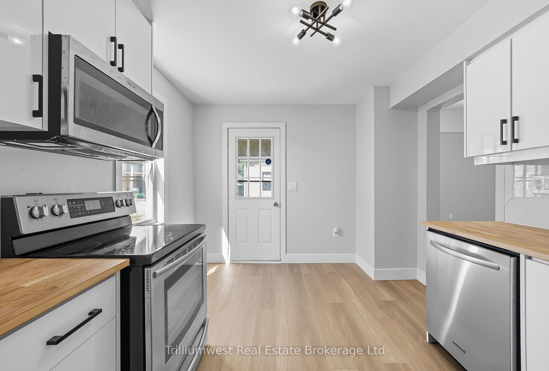 Photo 42 of 60 1/2 St Catharine Street, St. Thomas — HOMEH