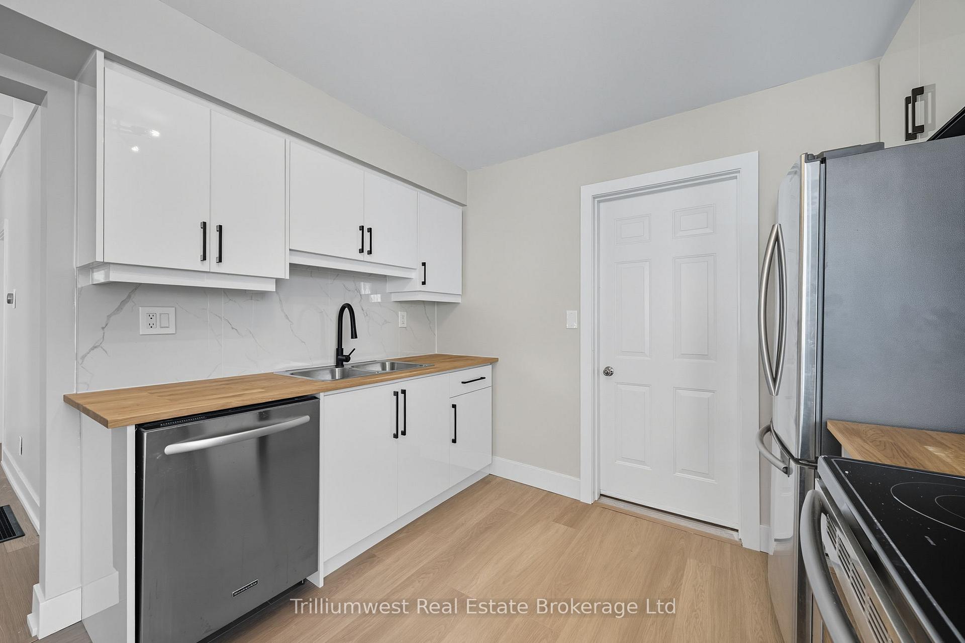 Photo 44 of 60 1/2 St Catharine Street, St. Thomas — HOMEH