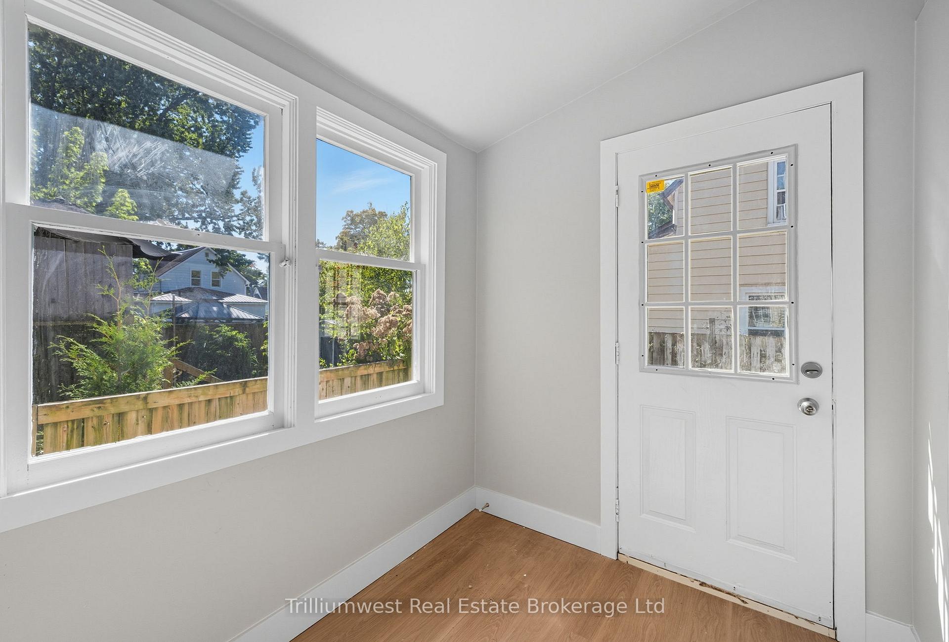Photo 46 of 60 1/2 St Catharine Street, St. Thomas — HOMEH