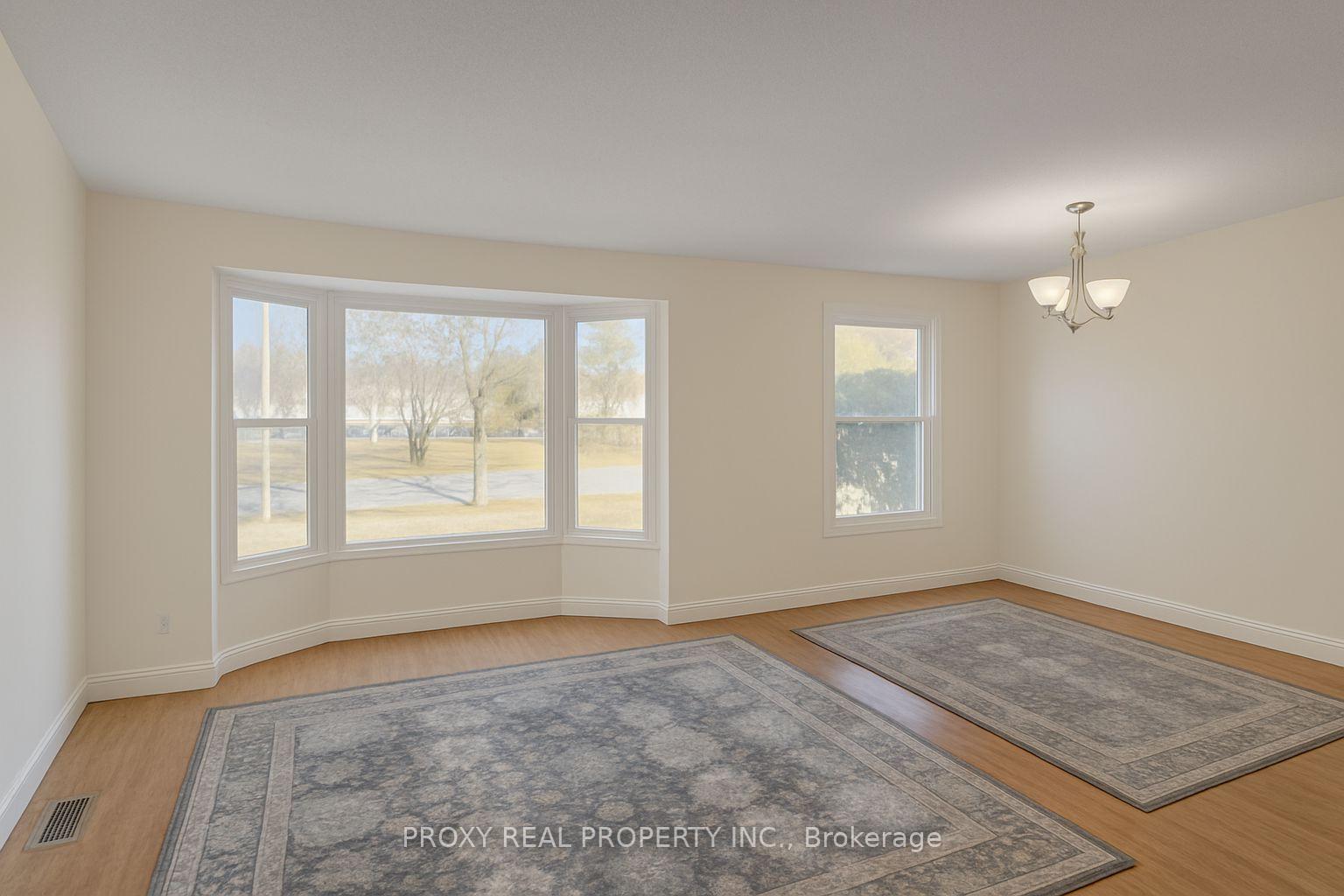 Photo 3 of 2 Leaside Drive, St. Catharines, Carlton/Bunting — HOMEH