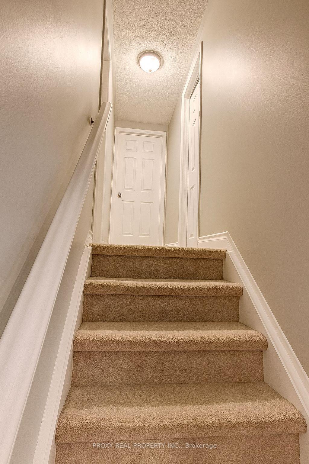 Photo 5 of 2 Leaside Drive, St. Catharines, Carlton/Bunting — HOMEH