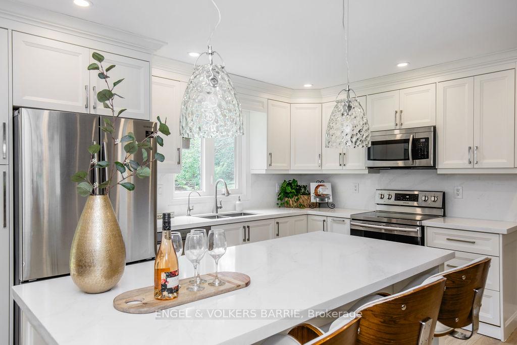 Photo 8 of 1175 Carson Road, Springwater, Midhurst — HOMEH