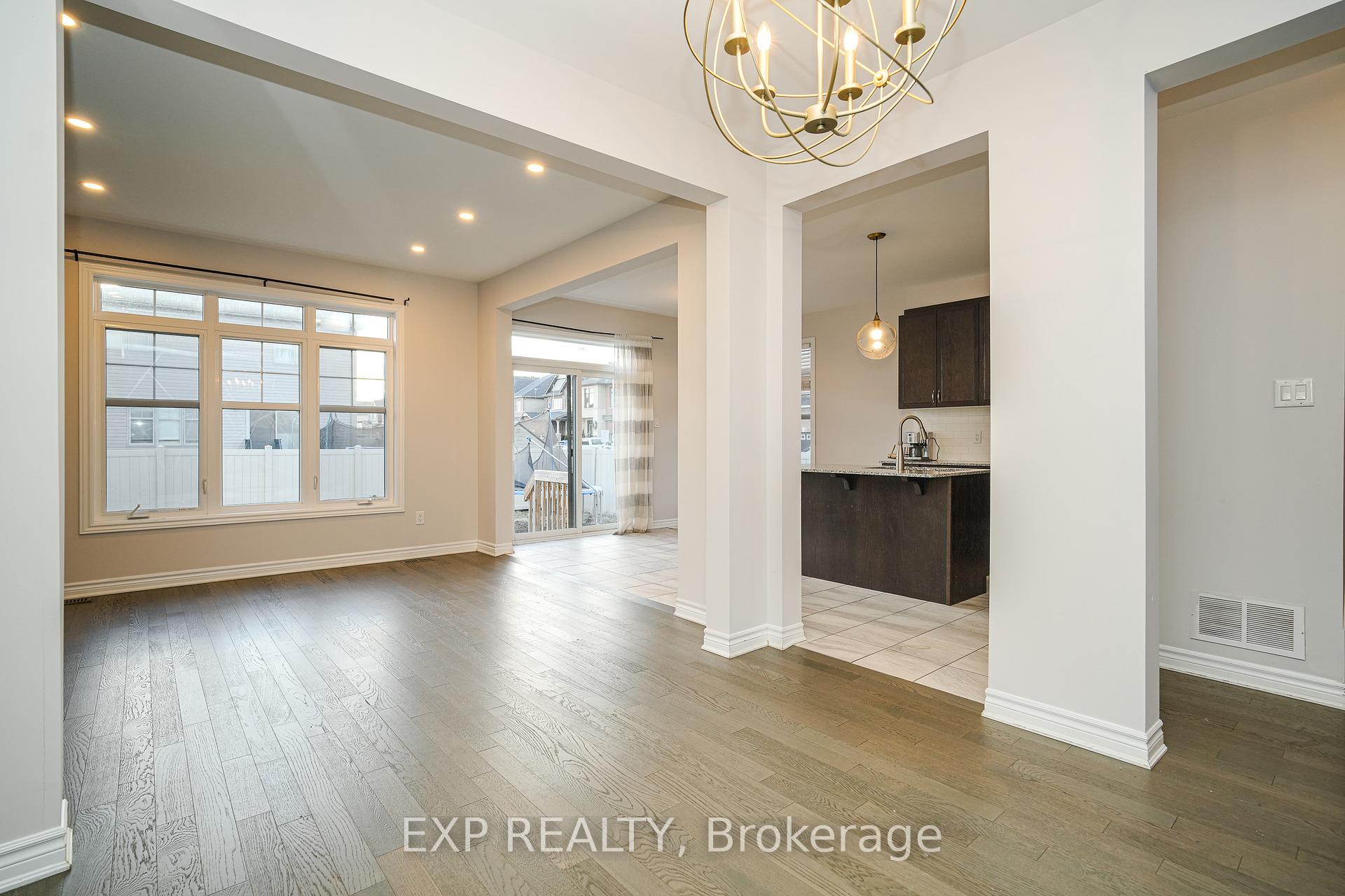 Photo 5 of 895 Stallion Crescent, Ottawa, Stittsville (South) — HOMEH