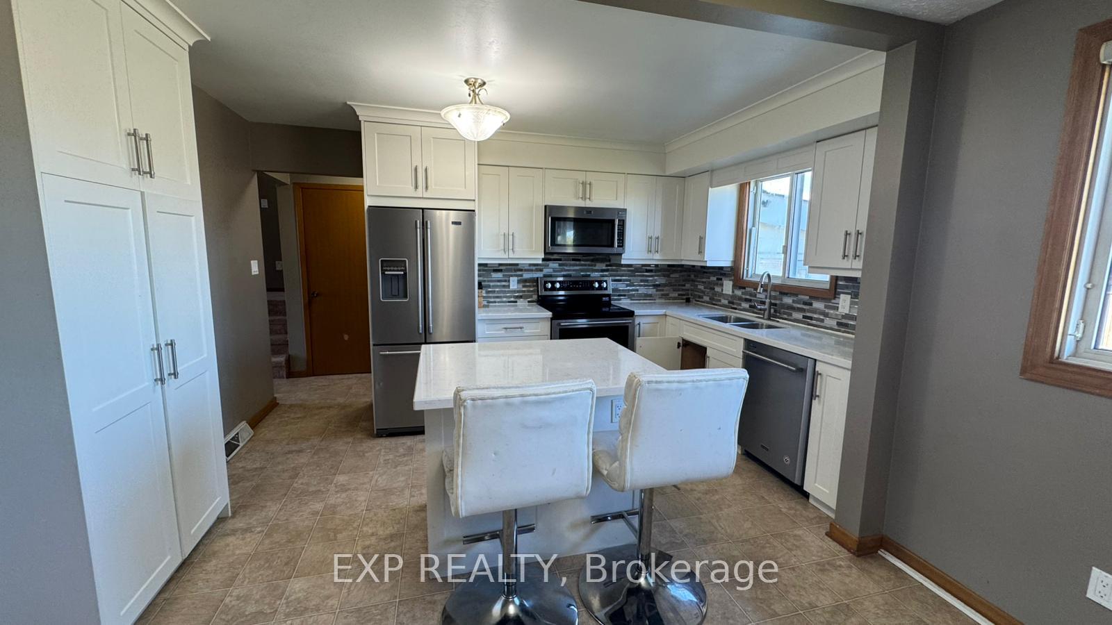 Photo 3 of Unit Upper, 50 Sunnylea Drive, St. Catharines, Carlton/Bunting — HOMEH