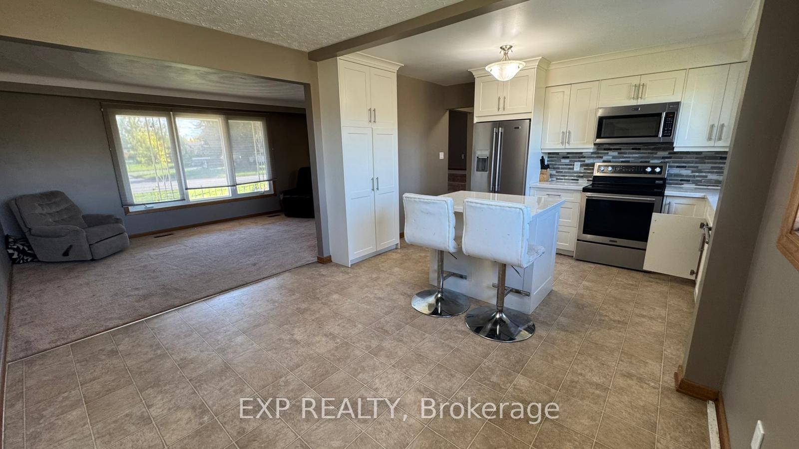 Photo 5 of Unit Upper, 50 Sunnylea Drive, St. Catharines, Carlton/Bunting — HOMEH