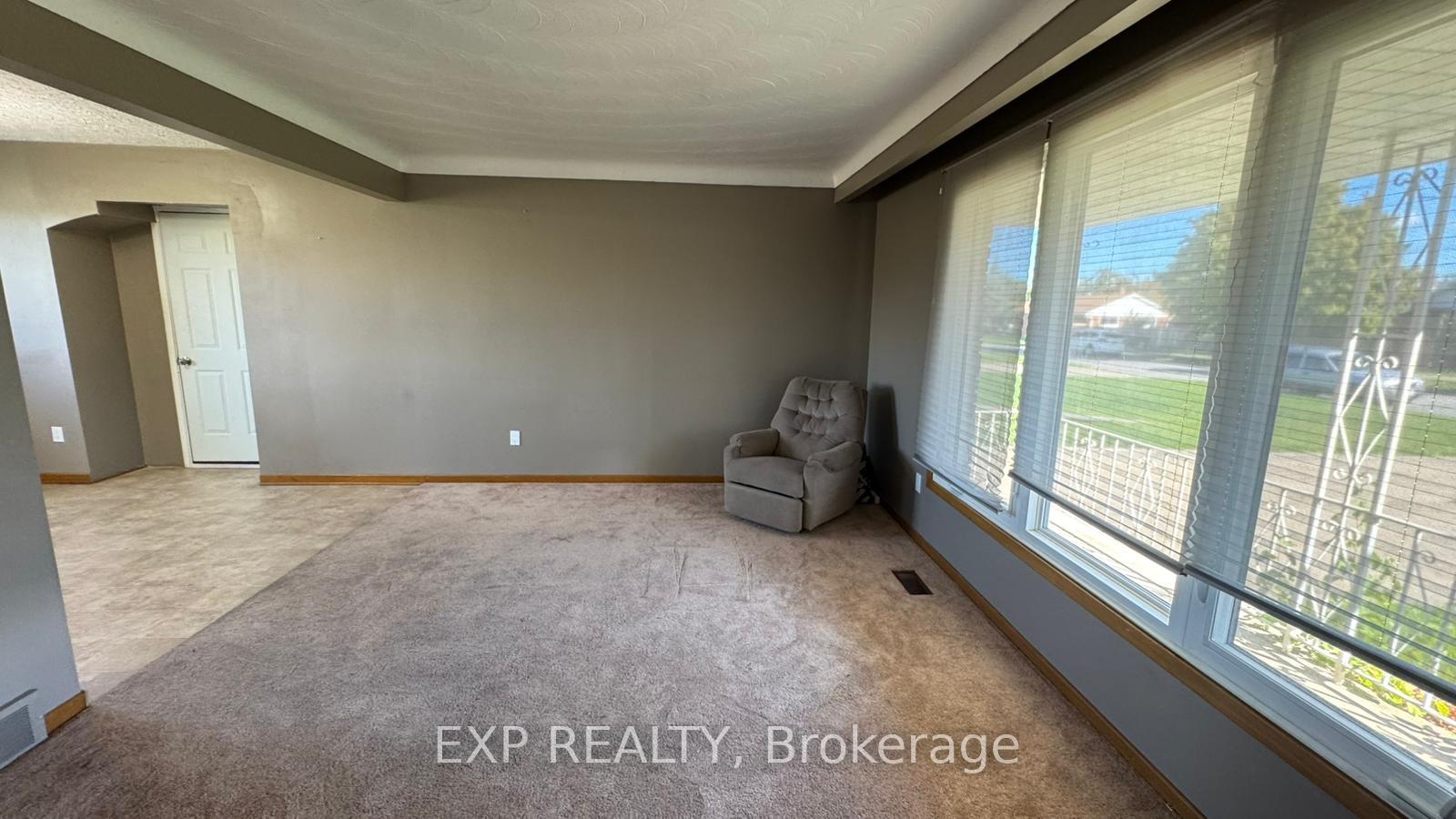 Photo 6 of Unit Upper, 50 Sunnylea Drive, St. Catharines, Carlton/Bunting — HOMEH
