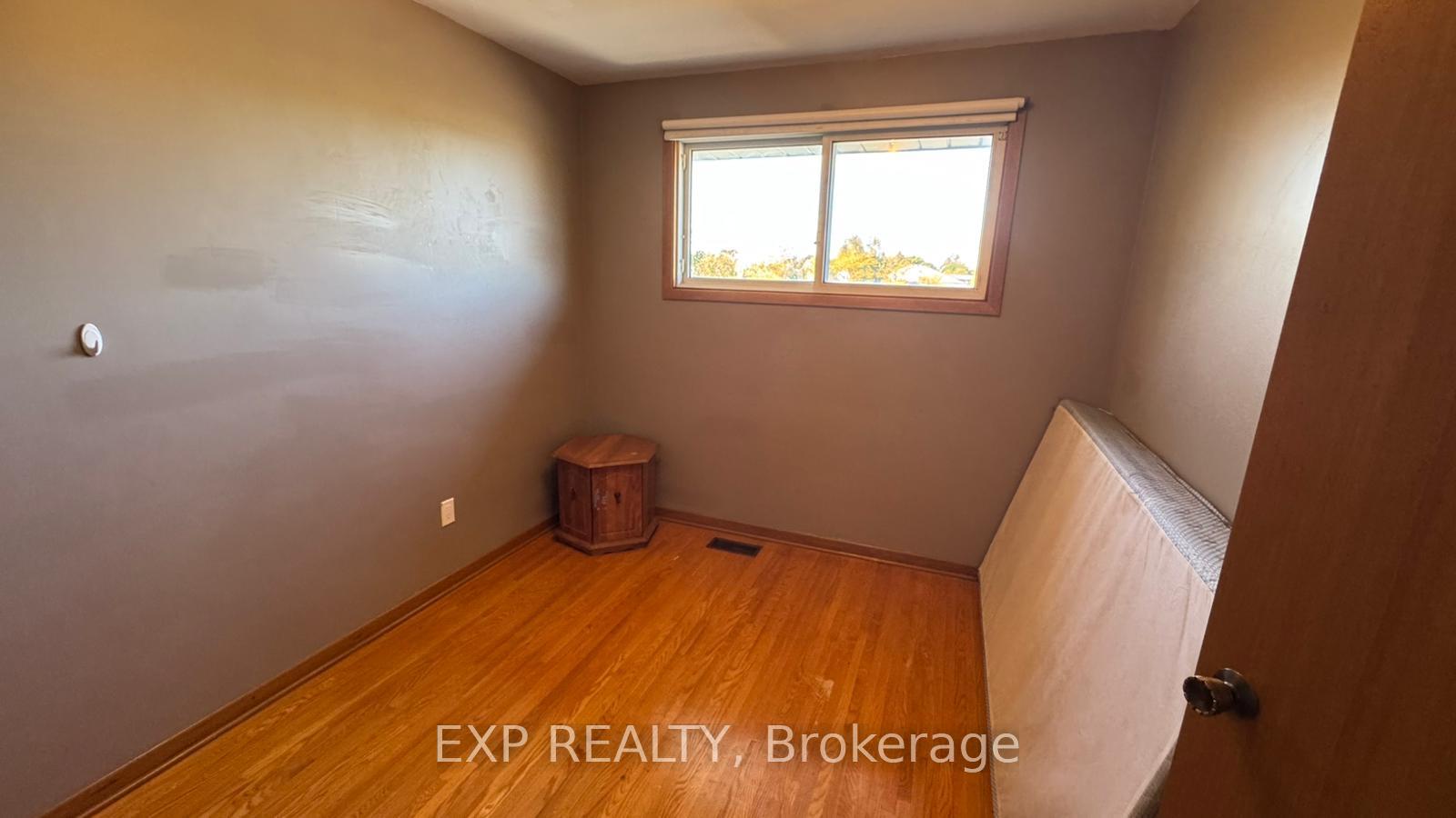 Photo 9 of Unit Upper, 50 Sunnylea Drive, St. Catharines, Carlton/Bunting — HOMEH