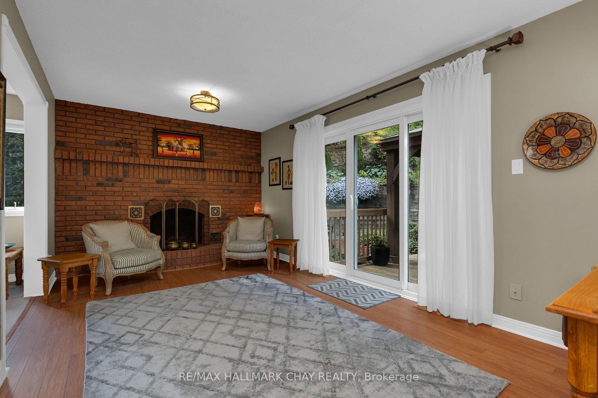 Photo 3 of 4 Idlewood Drive, Springwater, Midhurst — HOMEH
