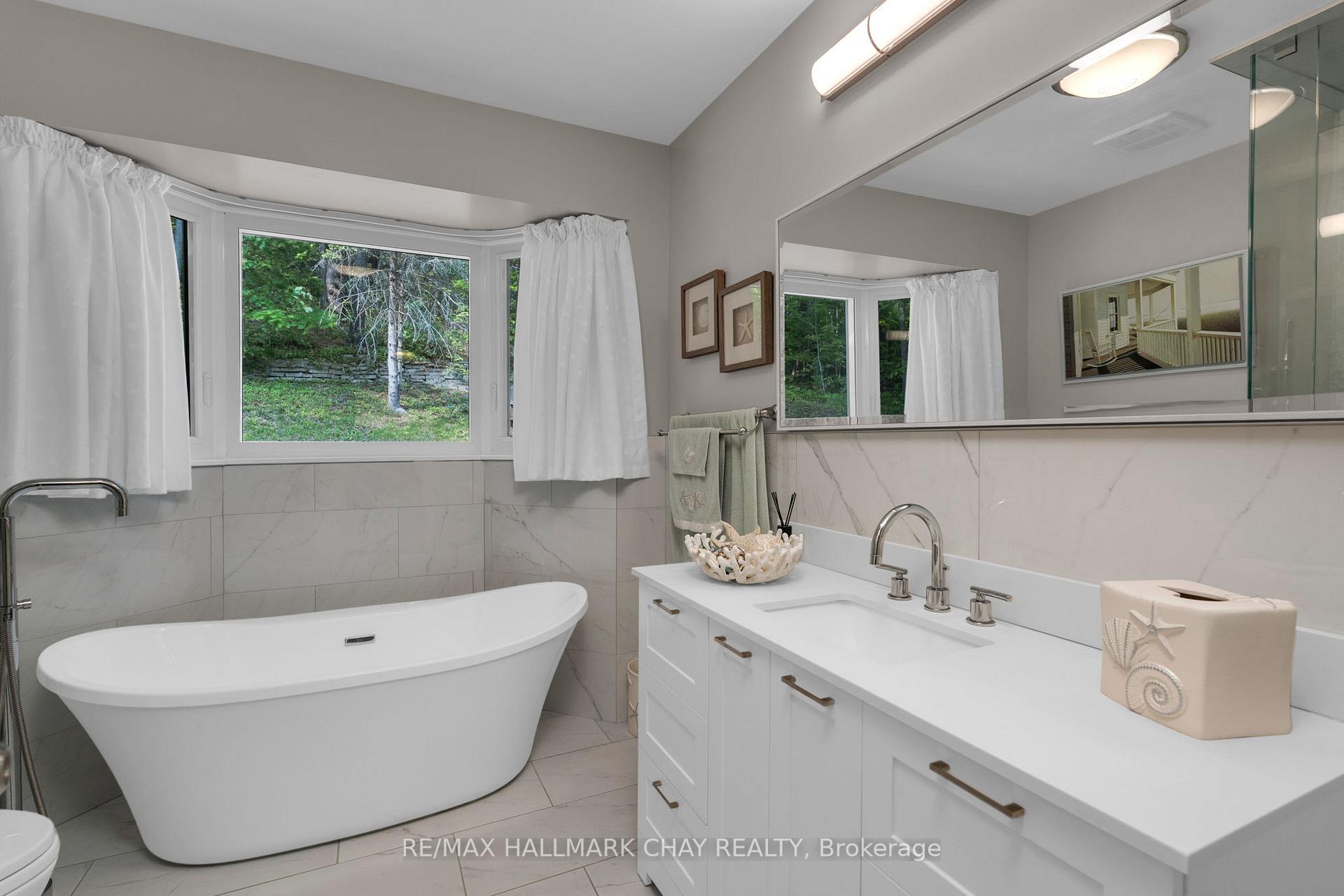 Photo 14 of 4 Idlewood Drive, Springwater, Midhurst — HOMEH