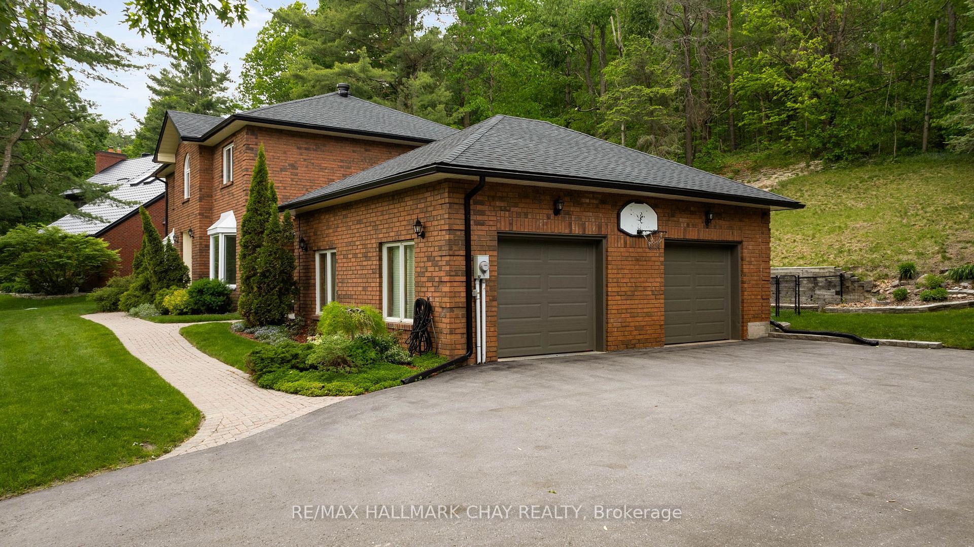 Photo 24 of 4 Idlewood Drive, Springwater, Midhurst — HOMEH