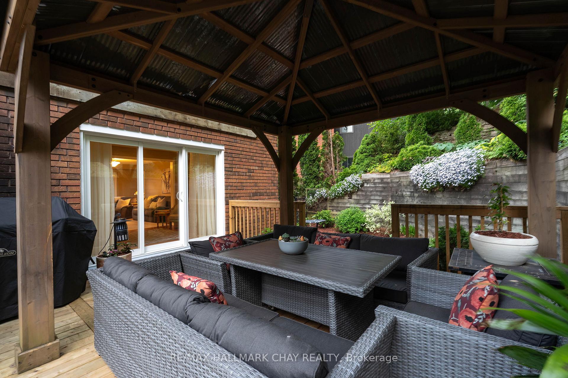 Photo 25 of 4 Idlewood Drive, Springwater, Midhurst — HOMEH
