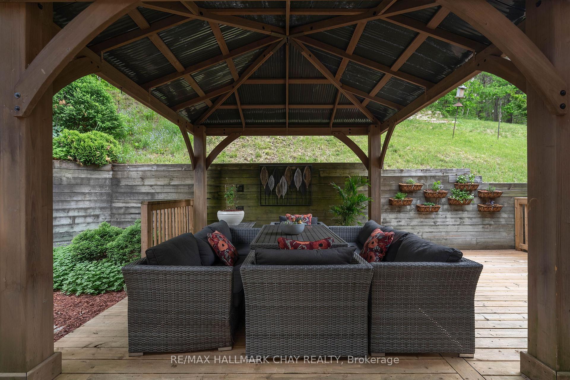 Photo 26 of 4 Idlewood Drive, Springwater, Midhurst — HOMEH