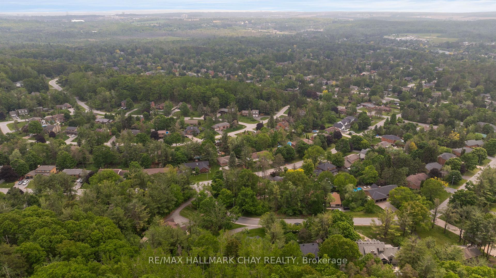 Photo 32 of 4 Idlewood Drive, Springwater, Midhurst — HOMEH