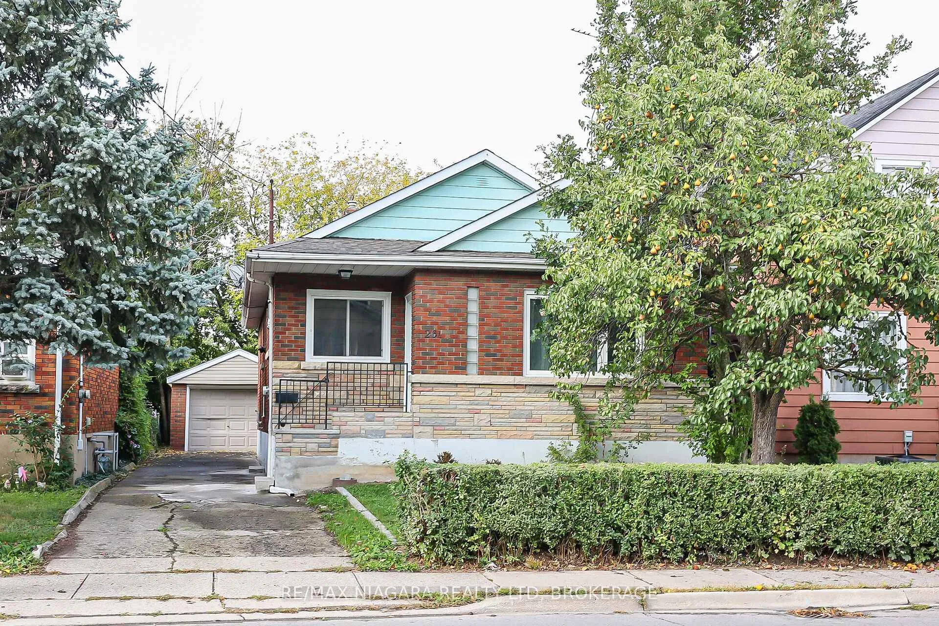 Photo 1 of 261 Vine Street, St. Catharines, Fairview — HOMEH