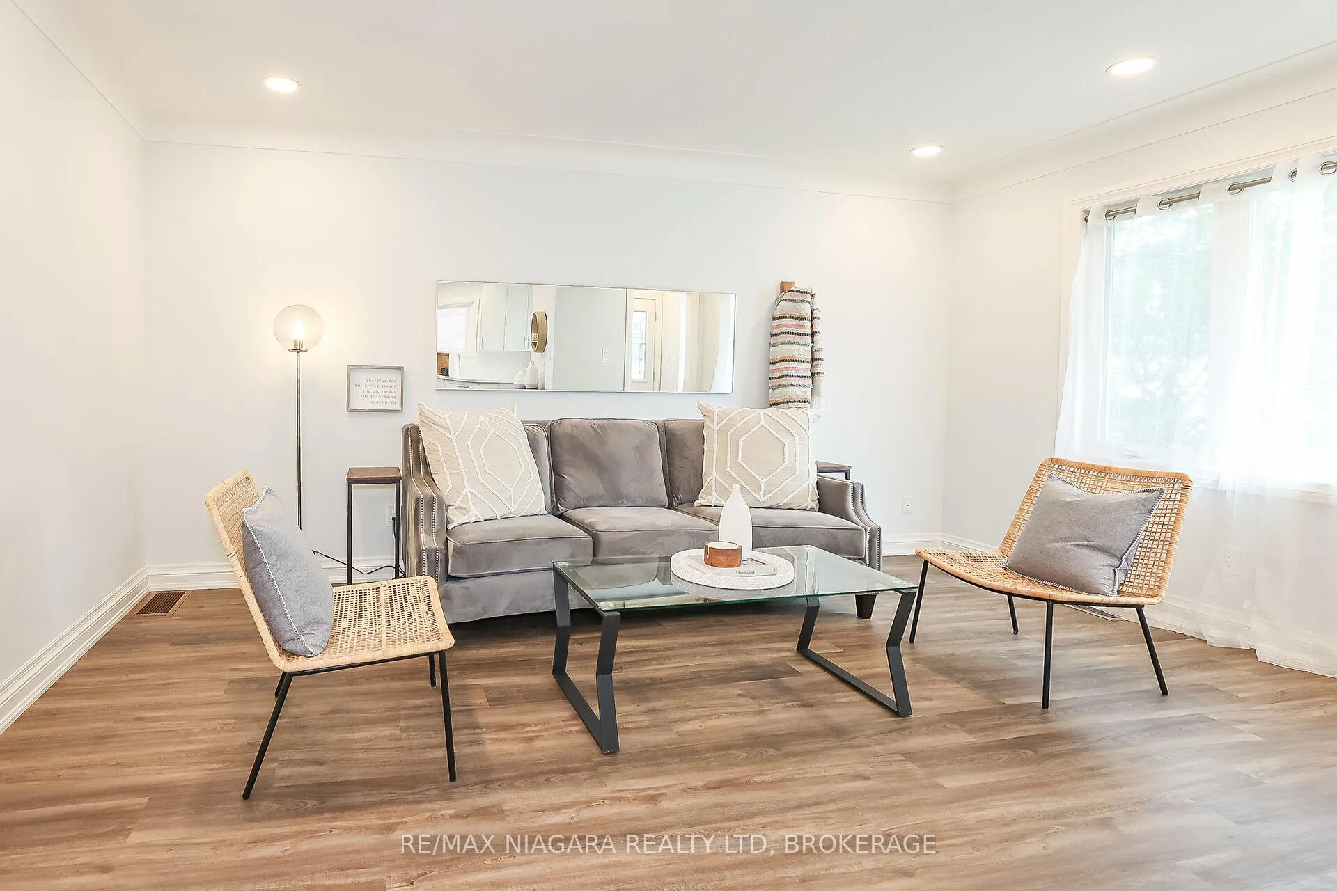 Photo 17 of 261 Vine Street, St. Catharines, Fairview — HOMEH