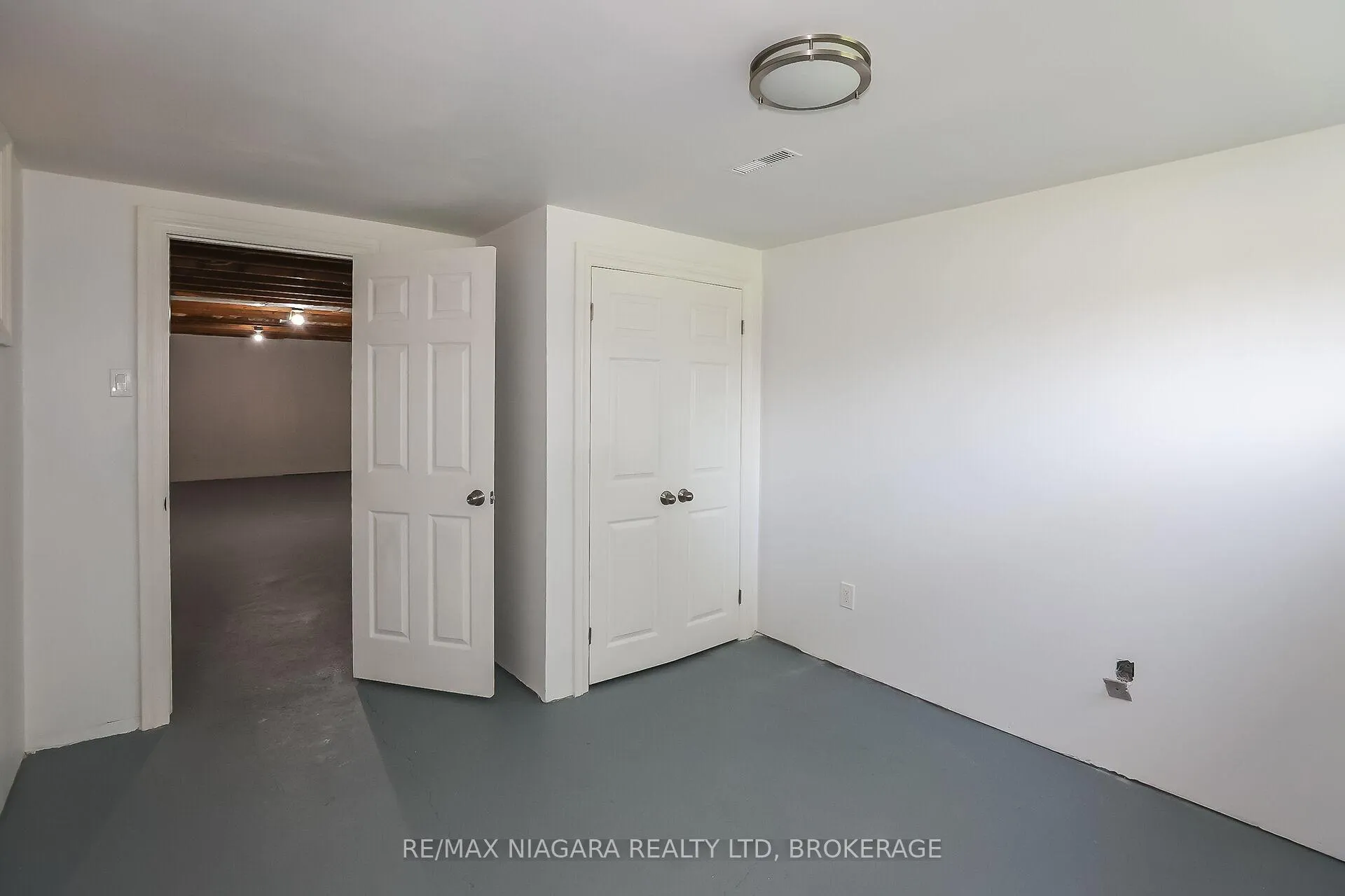 Photo 30 of 261 Vine Street, St. Catharines, Fairview — HOMEH
