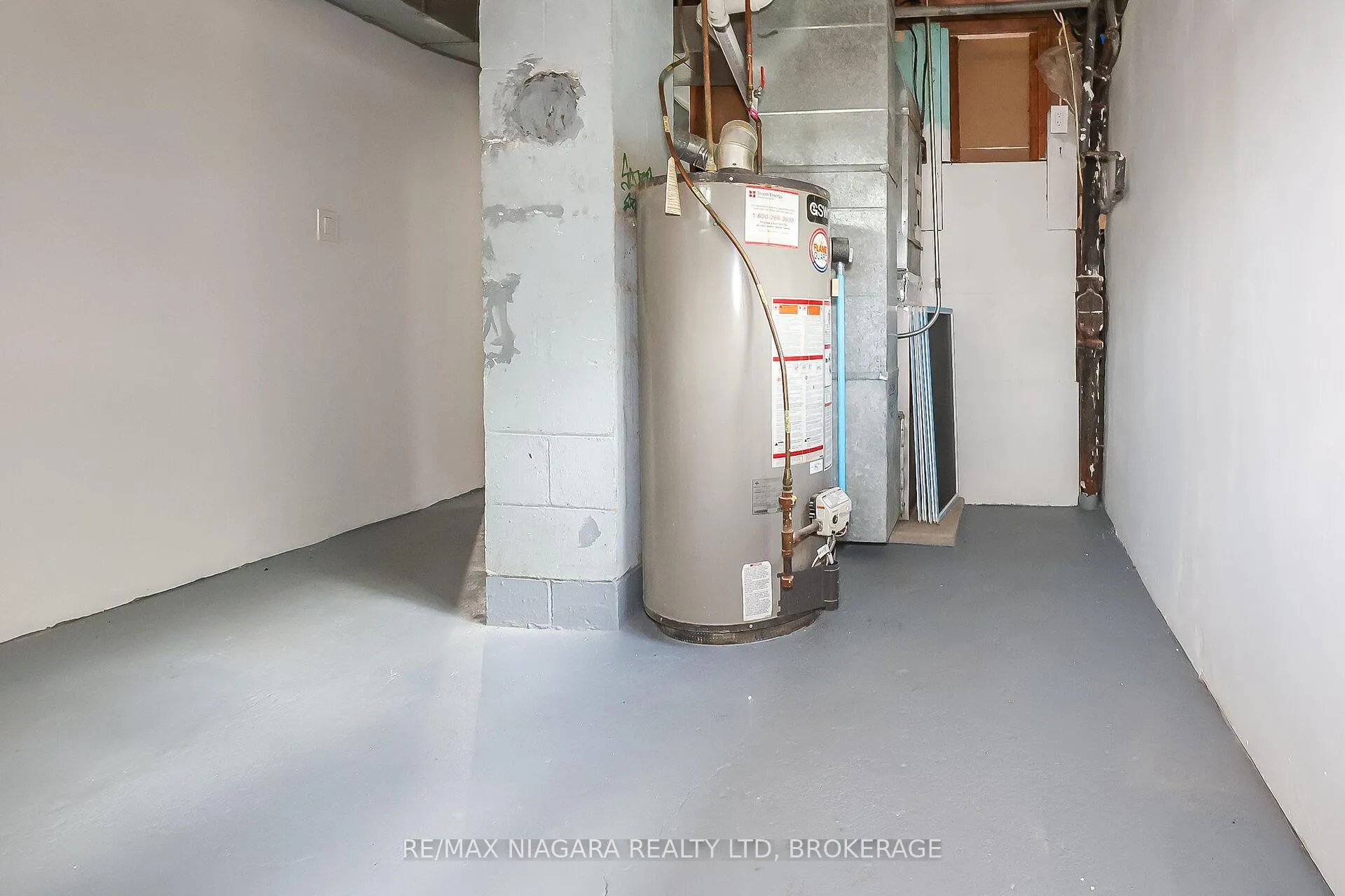 Photo 32 of 261 Vine Street, St. Catharines, Fairview — HOMEH