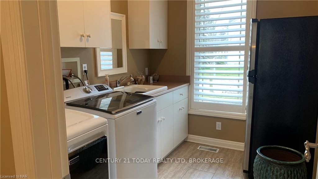 Photo 85 of 14 Adah Court, Welland, Prince Charles — HOMEH