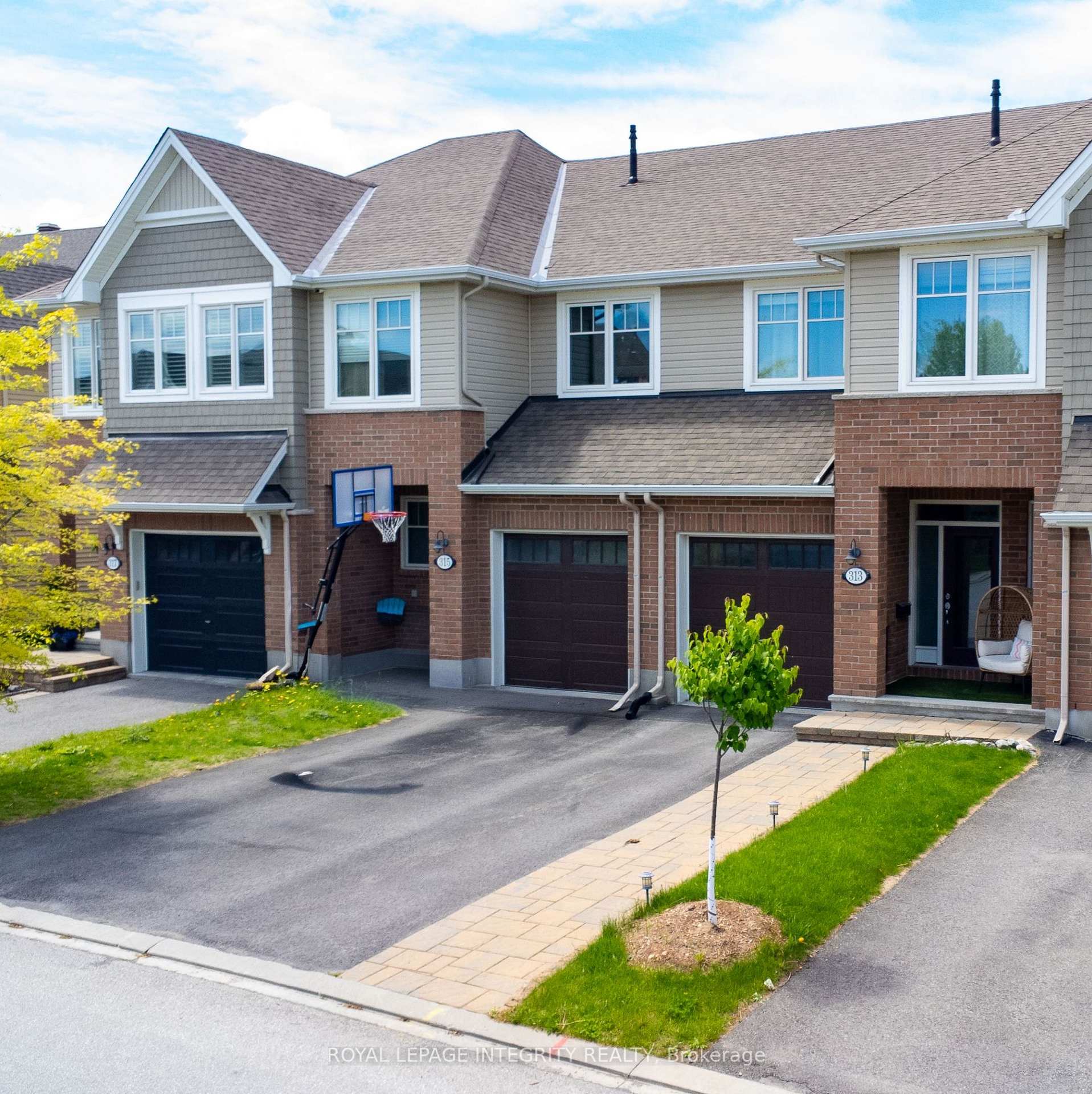 Photo 2 of 313 Warmstone Drive, Ottawa, Stittsville (North) — HOMEH