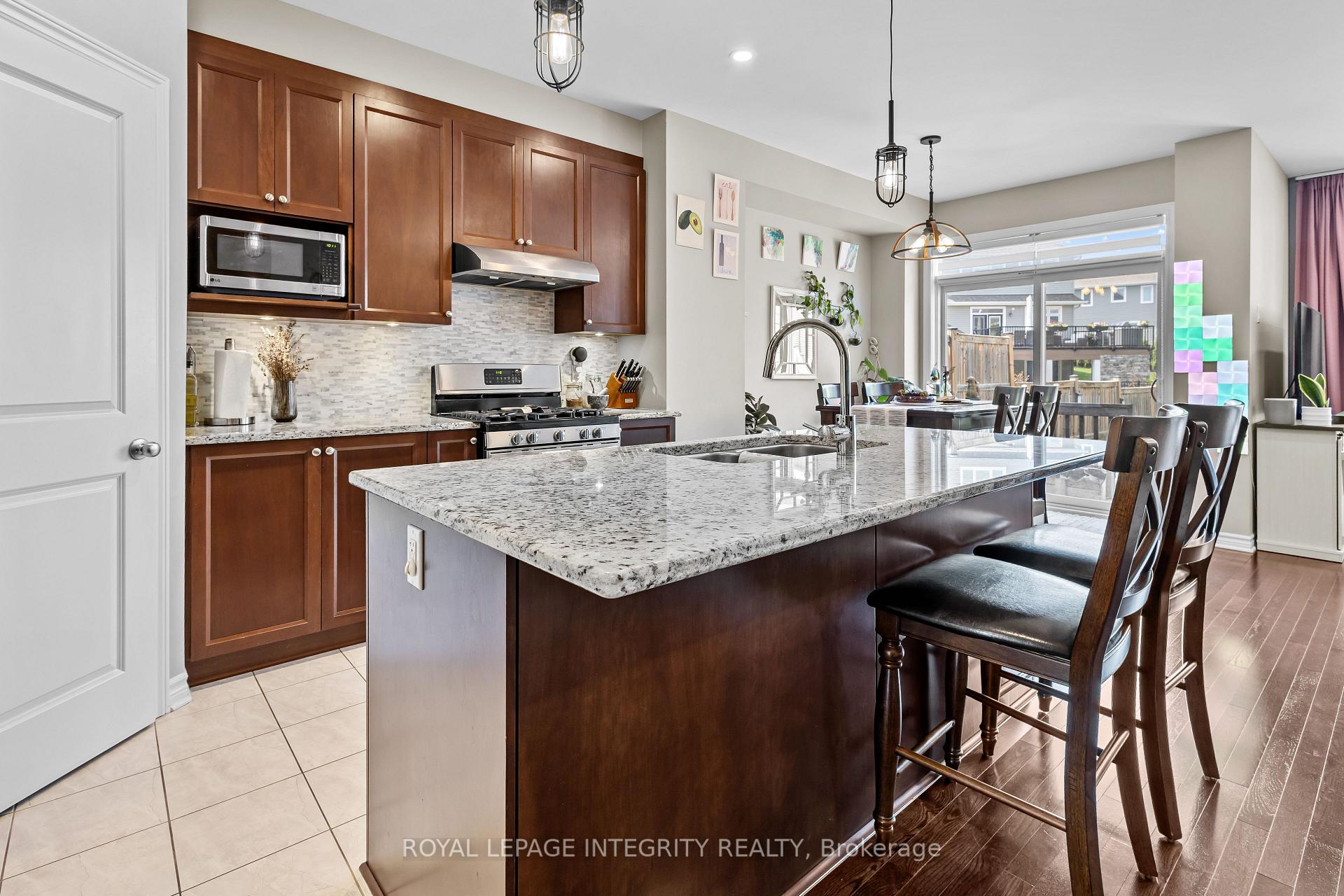 Photo 7 of 313 Warmstone Drive, Ottawa, Stittsville (North) — HOMEH