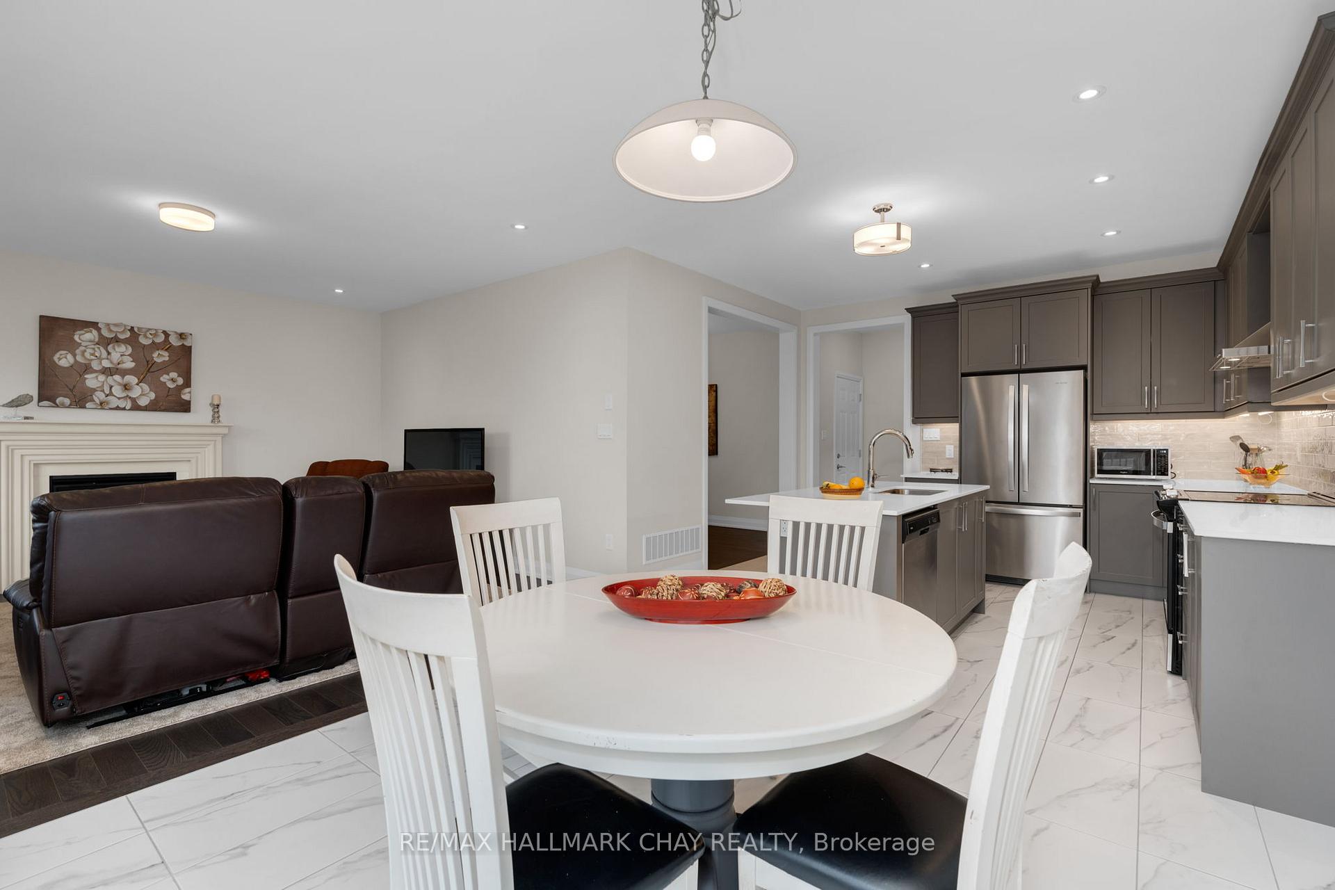 Photo 14 of 42 Periwinkle Road, Springwater, Midhurst — HOMEH