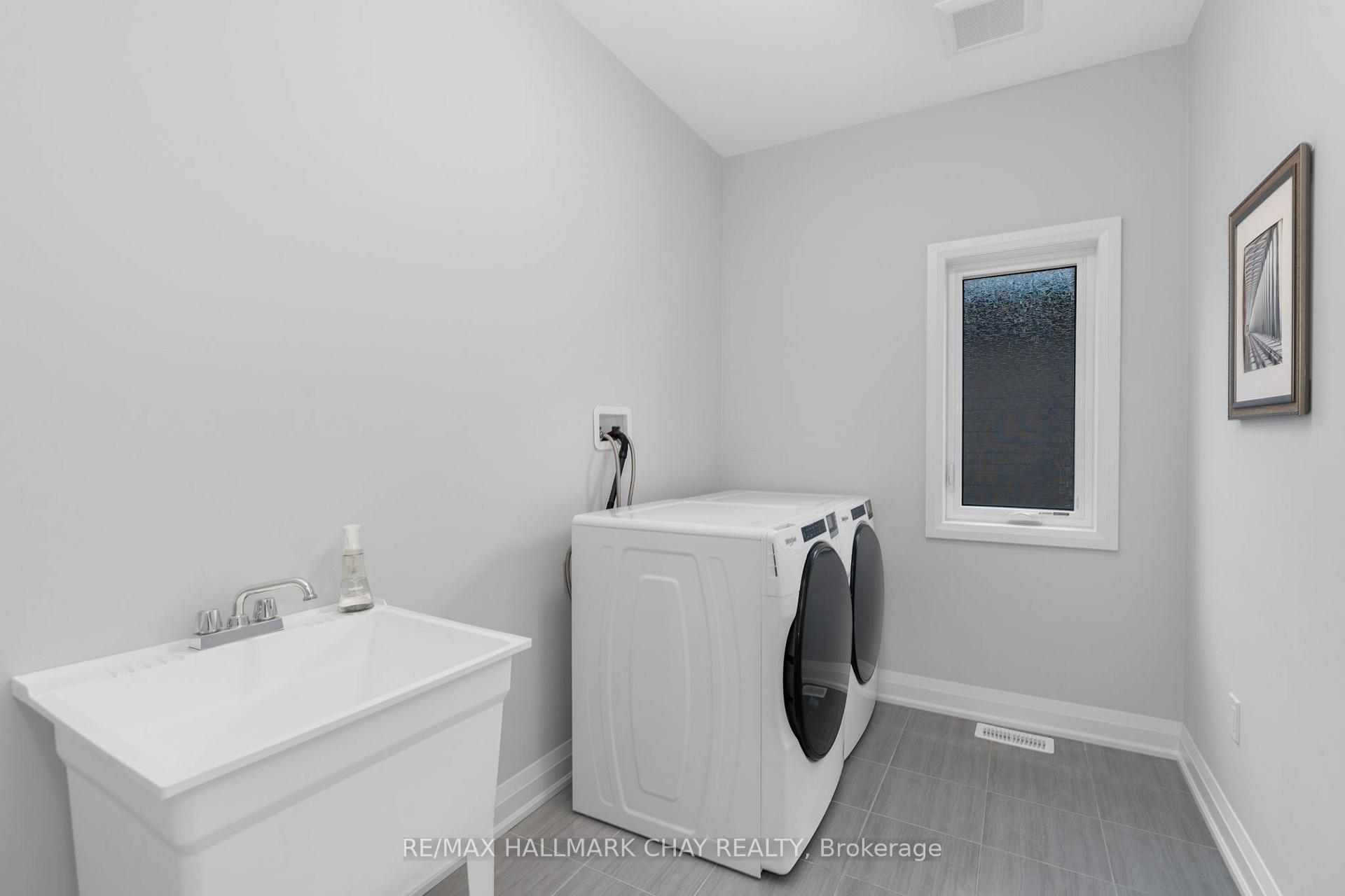 Photo 25 of 42 Periwinkle Road, Springwater, Midhurst — HOMEH