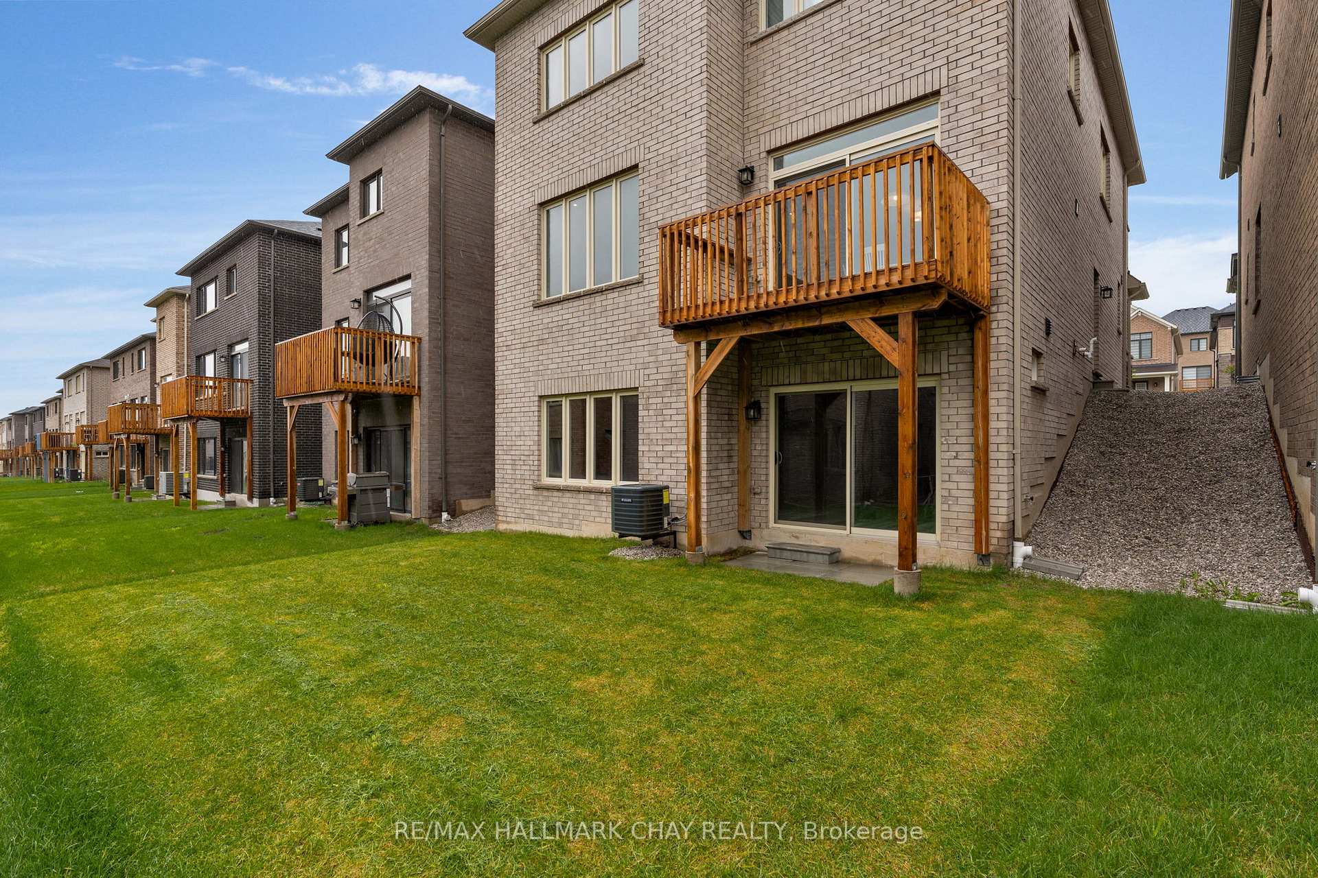 Photo 32 of 42 Periwinkle Road, Springwater, Midhurst — HOMEH