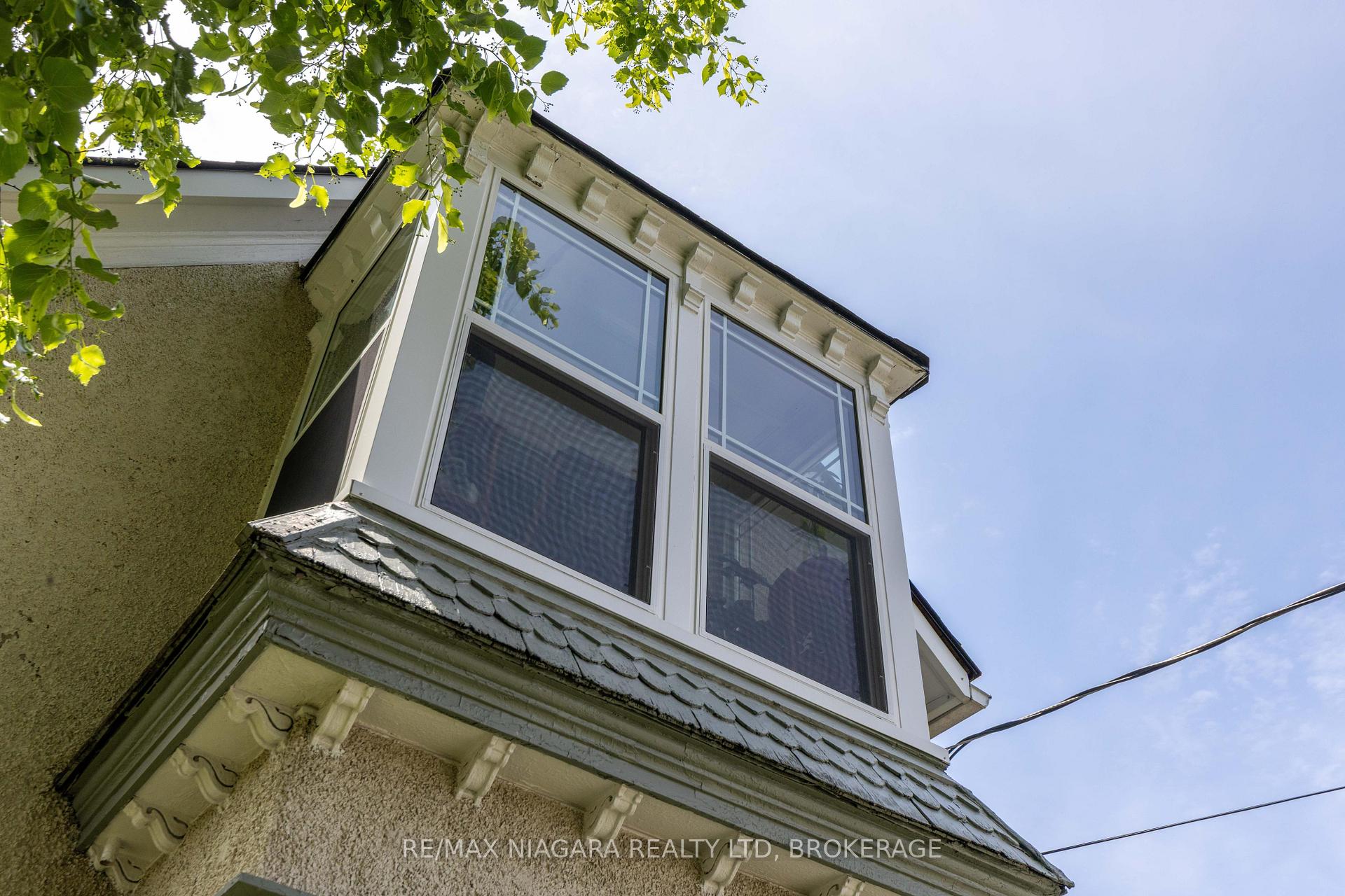 Photo 4 of 40 Dacotah Street, St. Catharines, Downtown — HOMEH