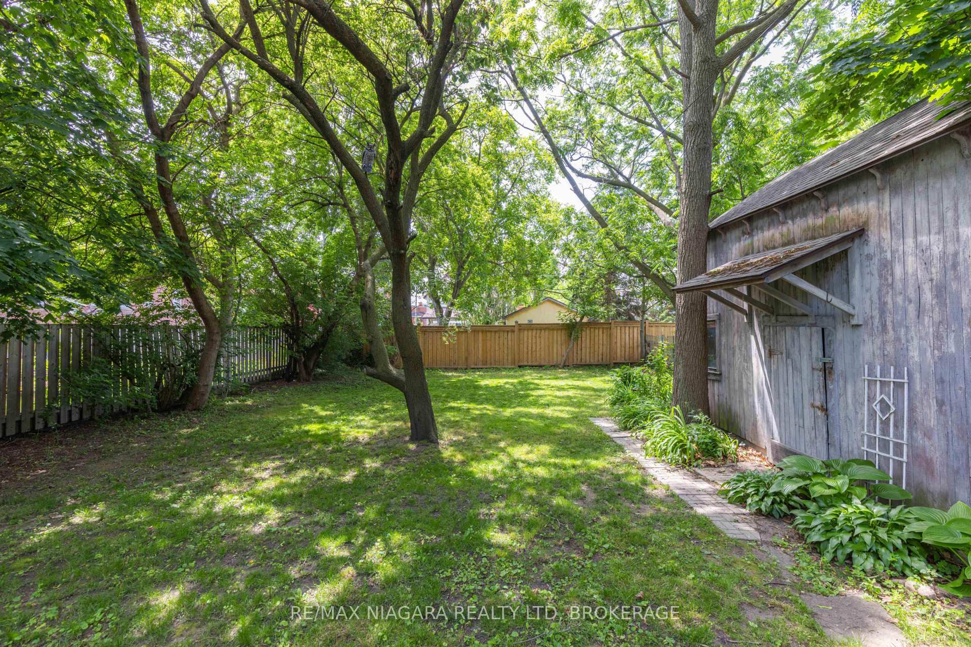 Photo 7 of 40 Dacotah Street, St. Catharines, Downtown — HOMEH