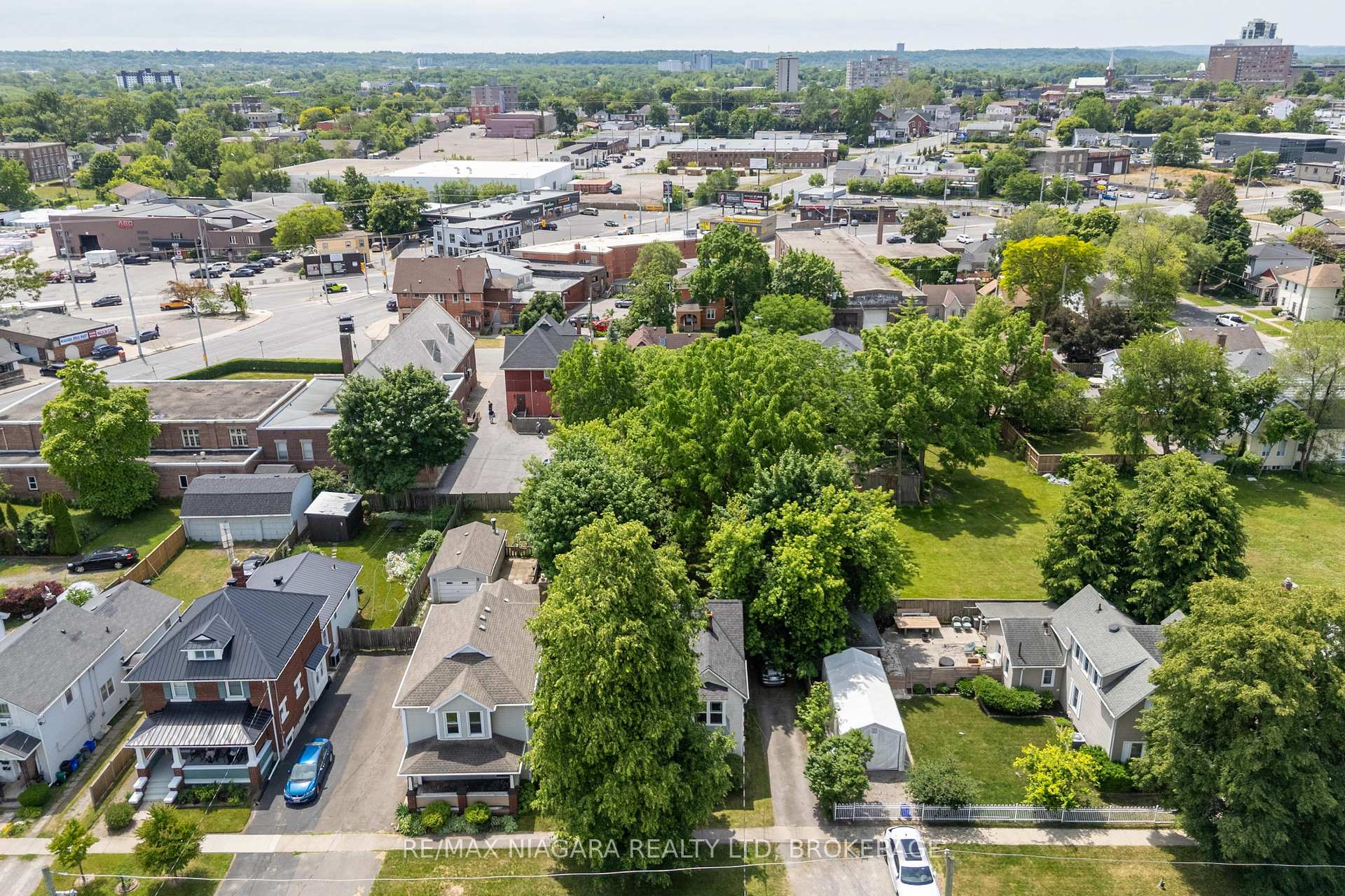 Photo 28 of 40 Dacotah Street, St. Catharines, Downtown — HOMEH