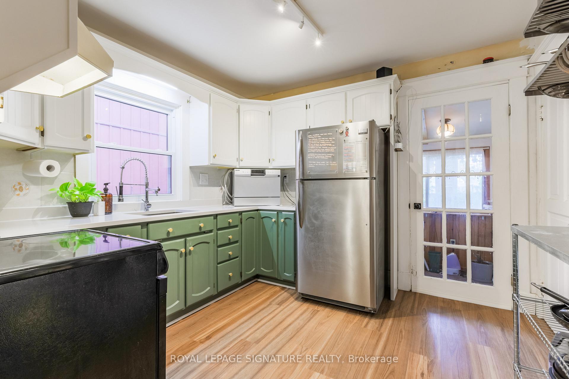 Photo 5 of 233 Lake Street, St. Catharines, Downtown — HOMEH