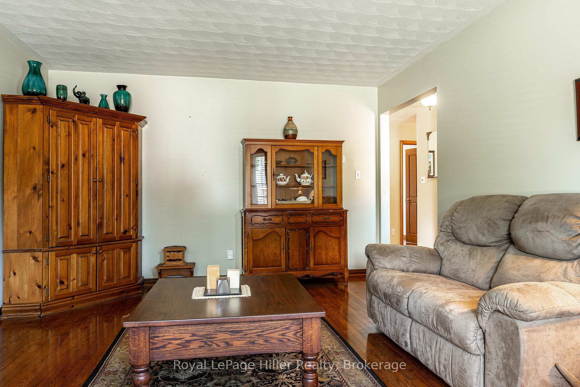 Photo 10 of 291 John Street S, Stratford — HOMEH