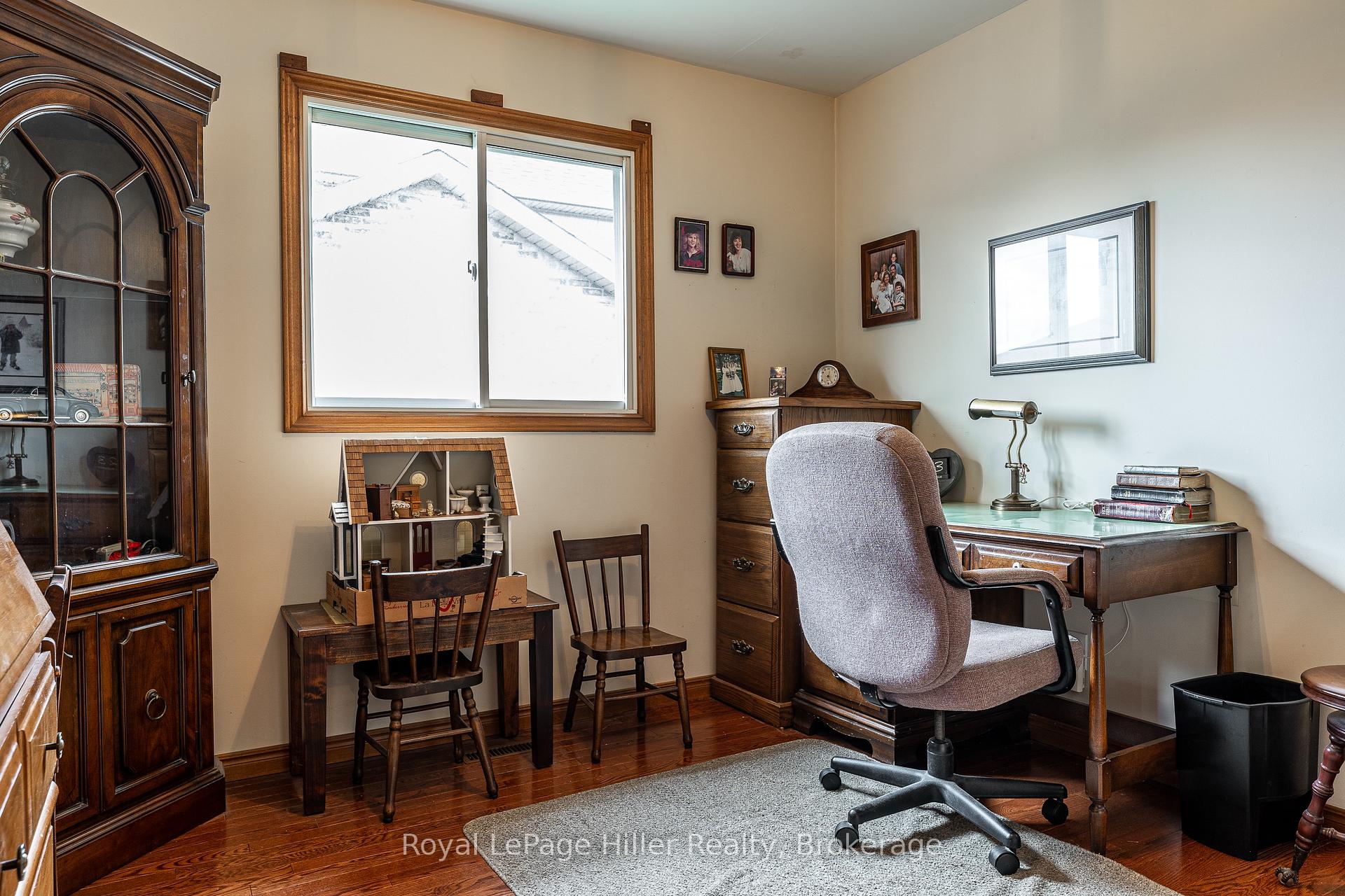 Photo 19 of 291 John Street S, Stratford — HOMEH