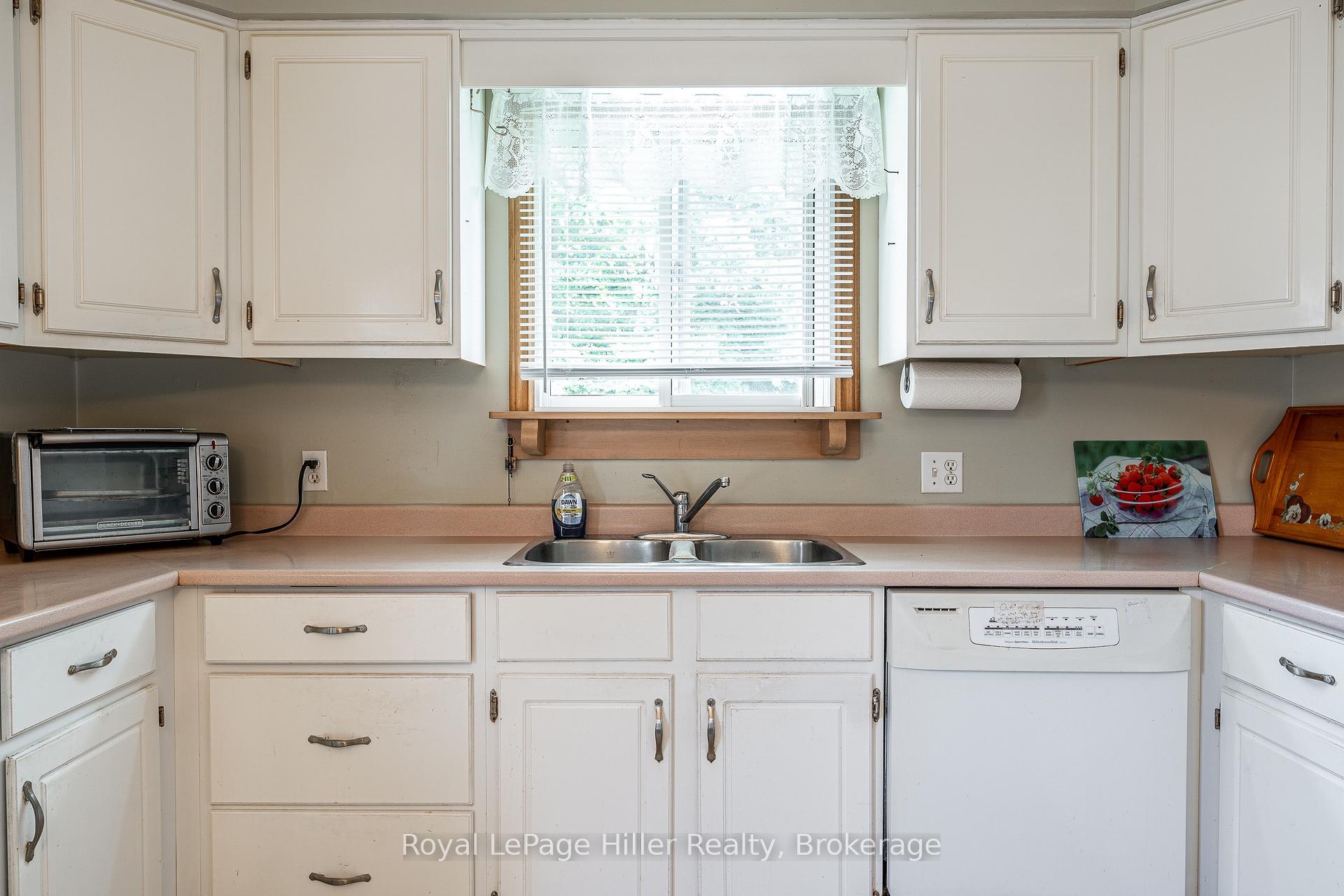 Photo 24 of 291 John Street S, Stratford — HOMEH