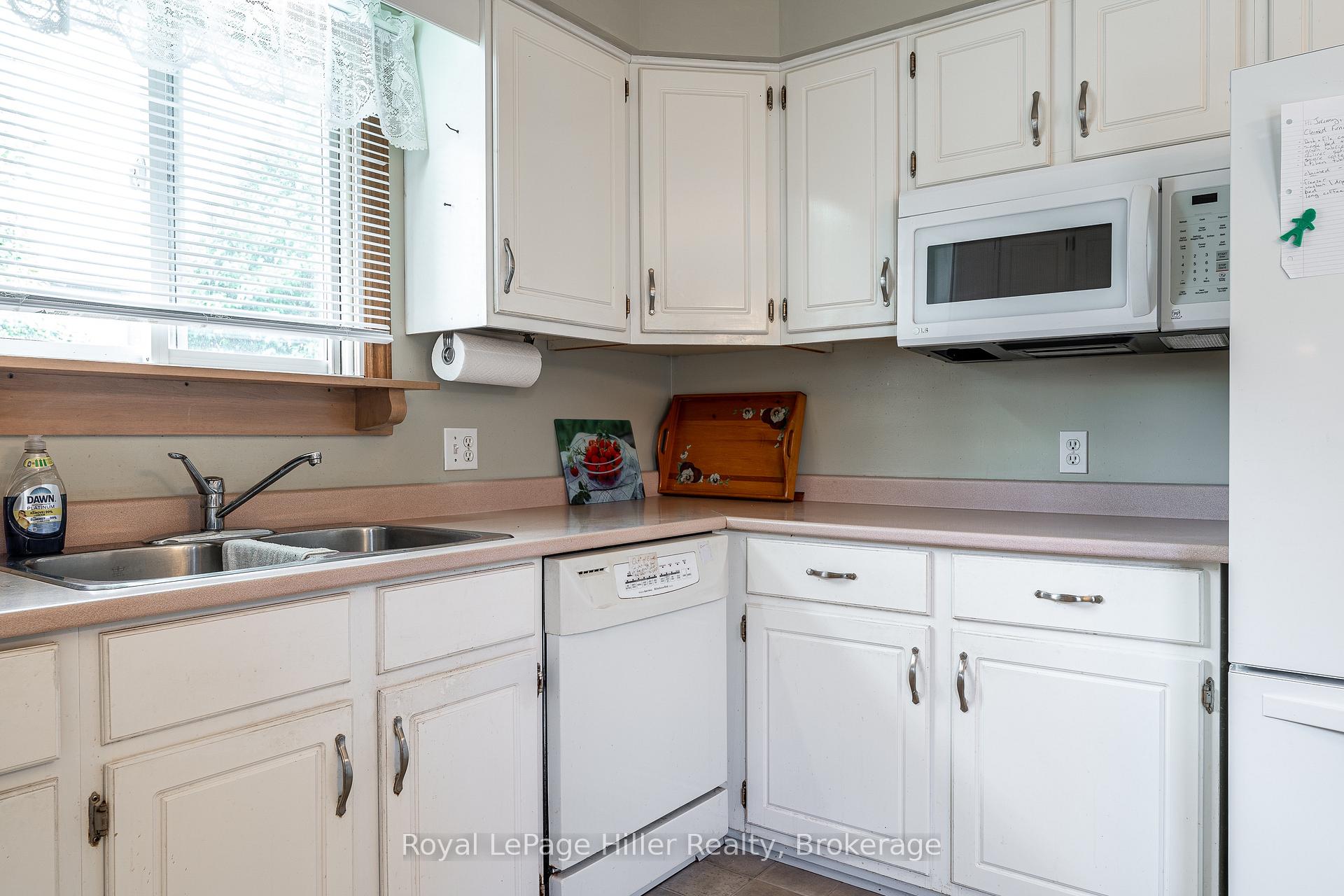Photo 25 of 291 John Street S, Stratford — HOMEH