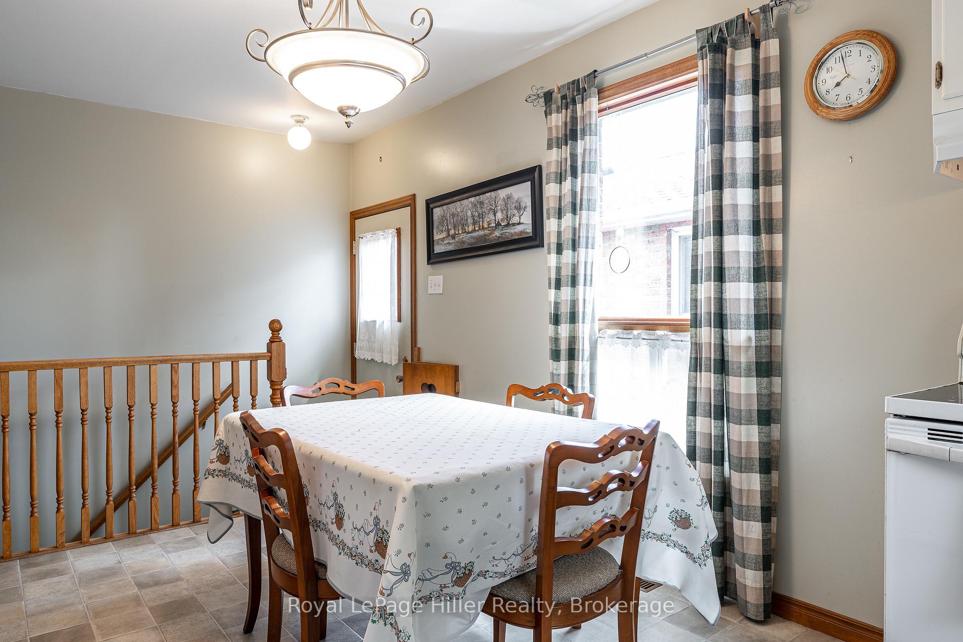 Photo 26 of 291 John Street S, Stratford — HOMEH