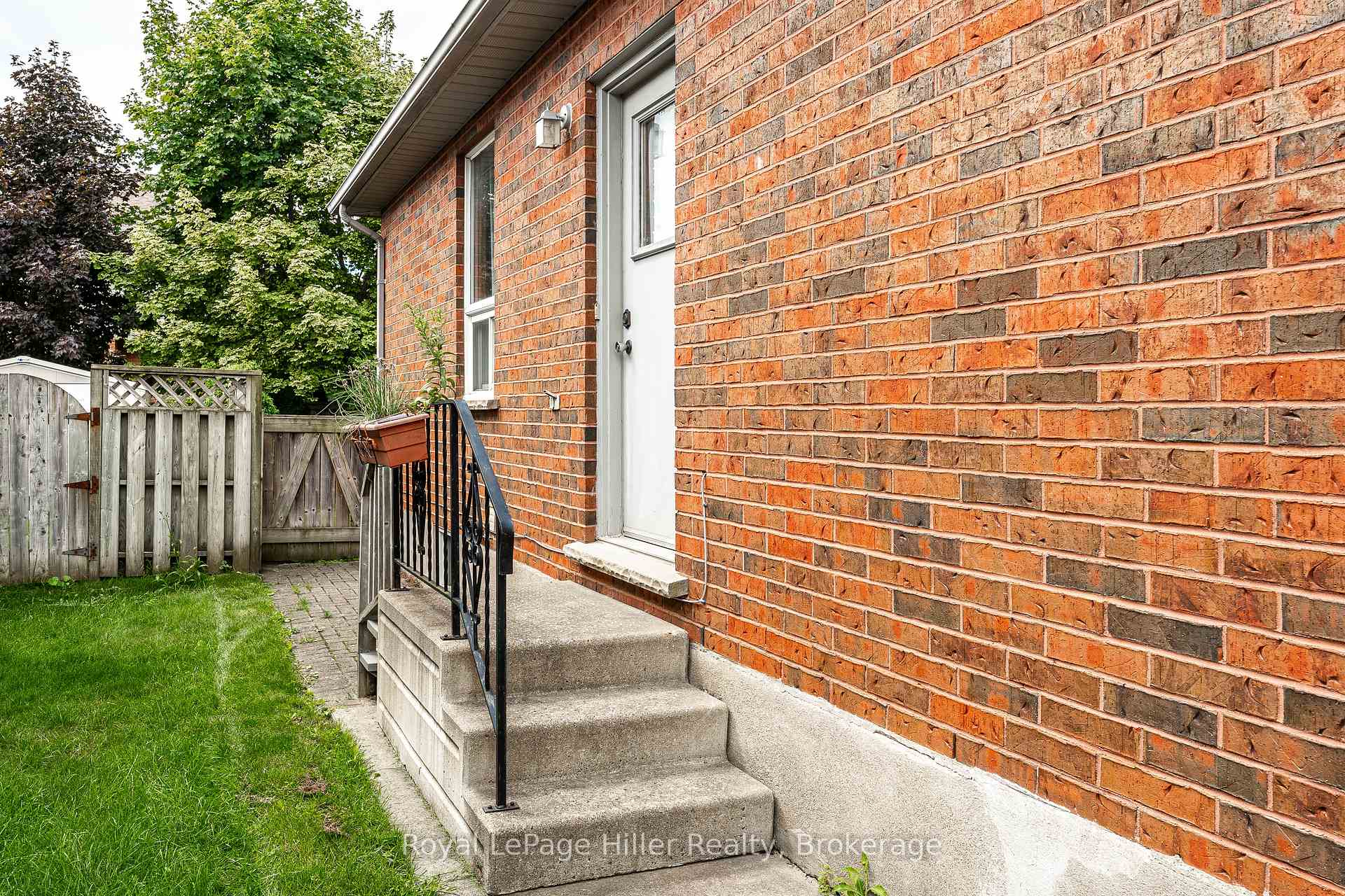 Photo 42 of 291 John Street S, Stratford — HOMEH