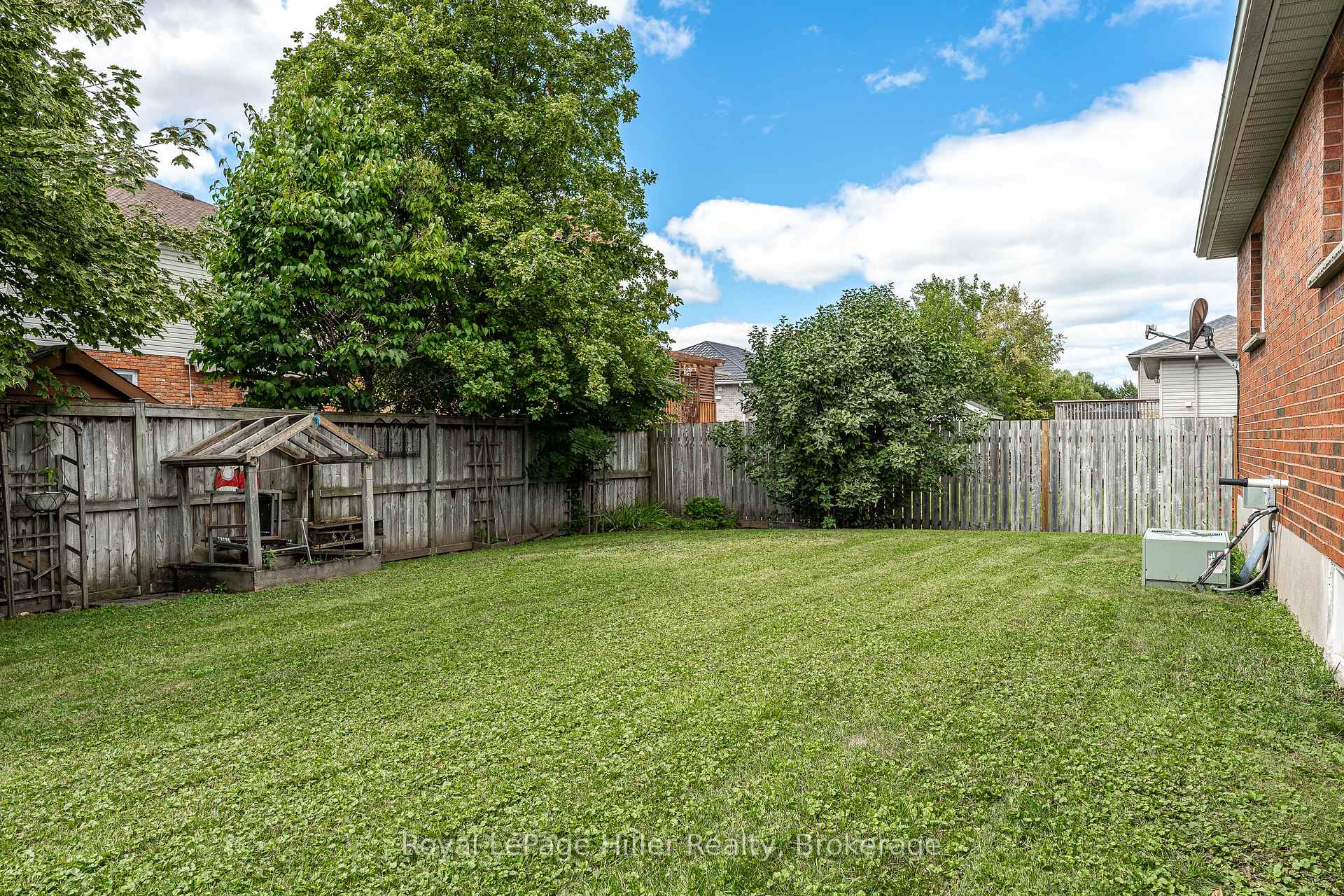 Photo 43 of 291 John Street S, Stratford — HOMEH