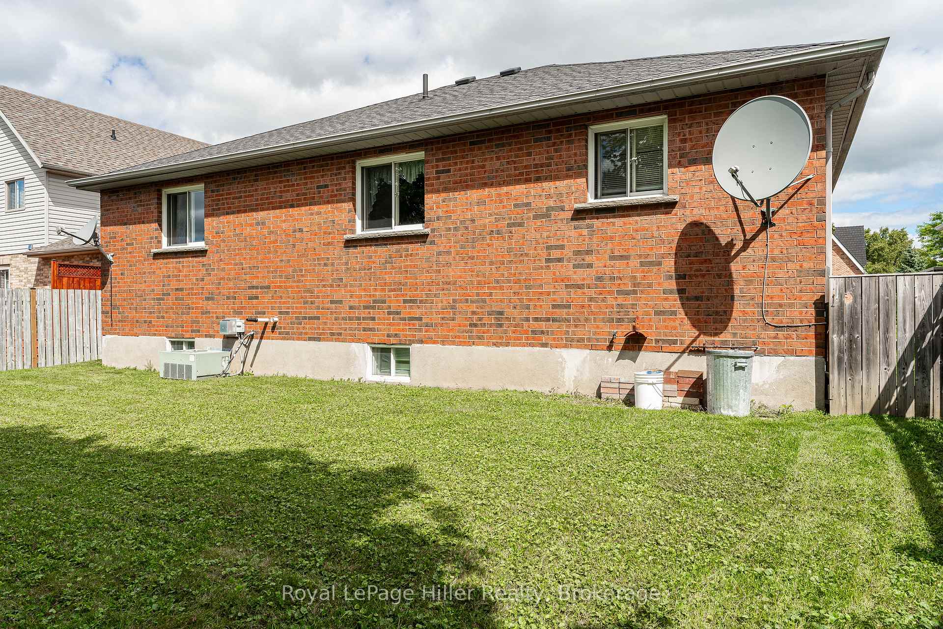Photo 44 of 291 John Street S, Stratford — HOMEH