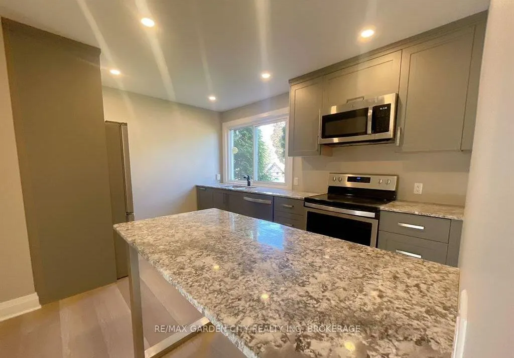 Photo 8 of Unit 4, 15 John Street, St. Catharines, Port Dalhousie — HOMEH