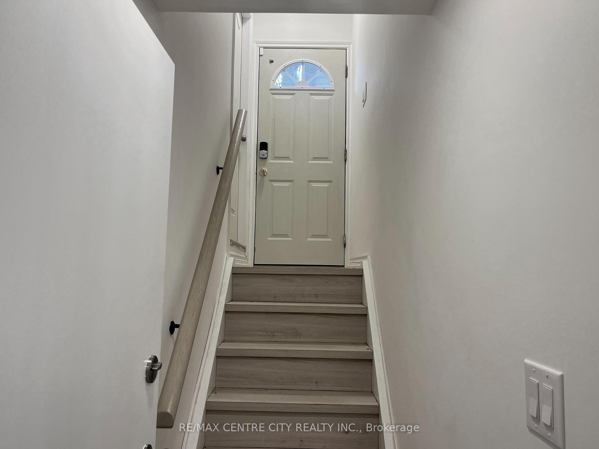 Photo 3 of 154 Fairview Avenue, St. Thomas — HOMEH