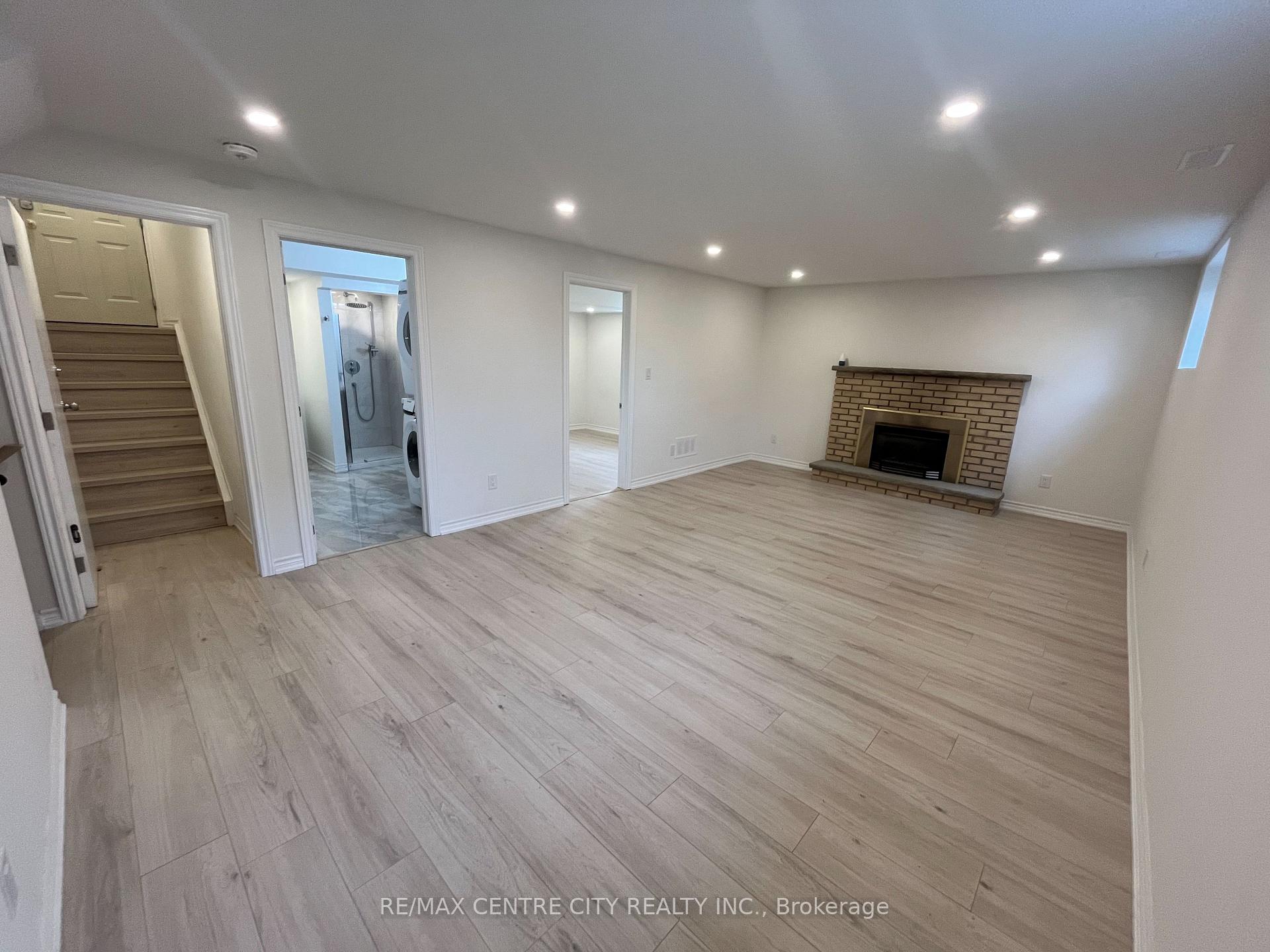 Photo 5 of 154 Fairview Avenue, St. Thomas — HOMEH