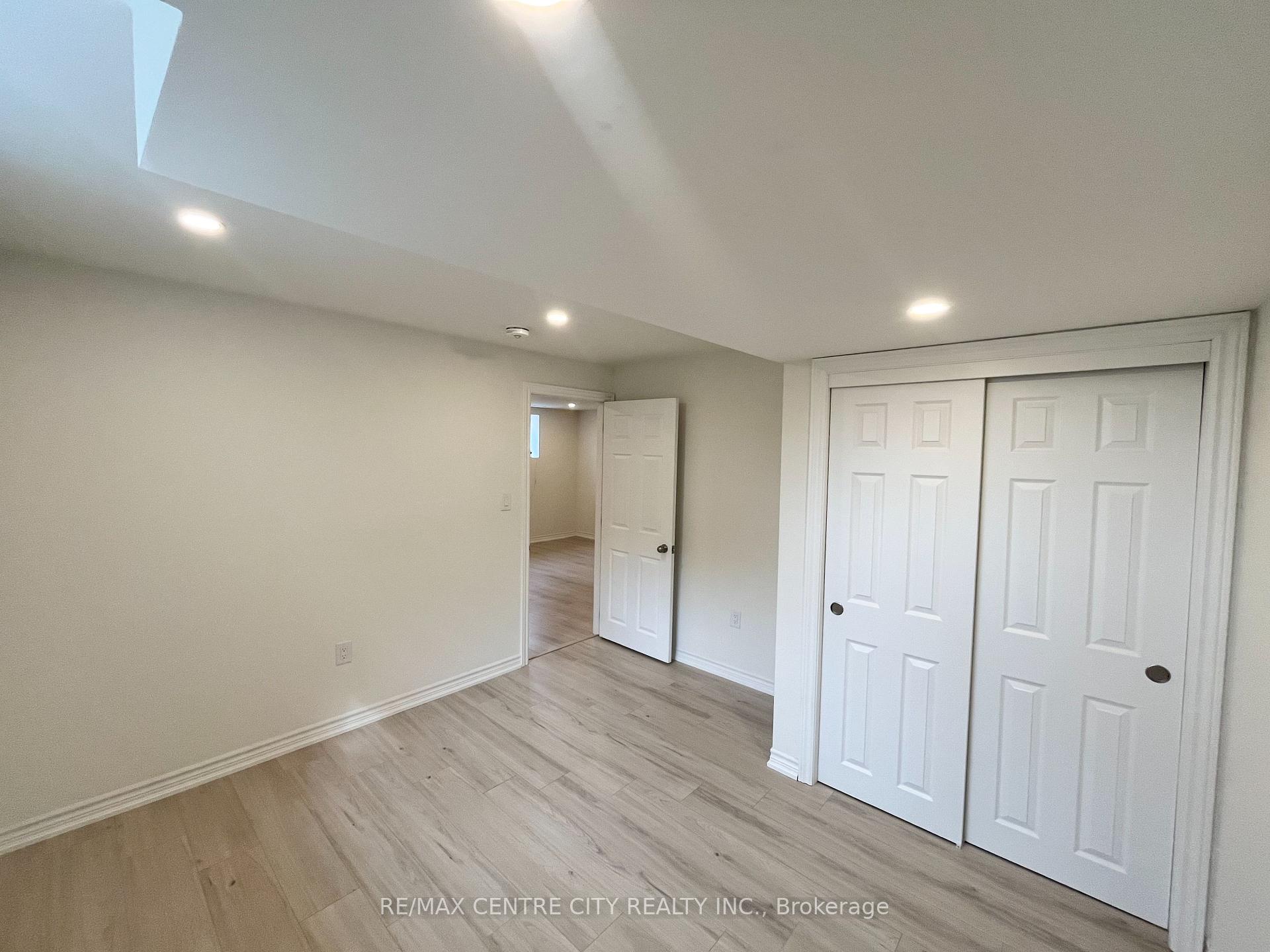 Photo 8 of 154 Fairview Avenue, St. Thomas — HOMEH