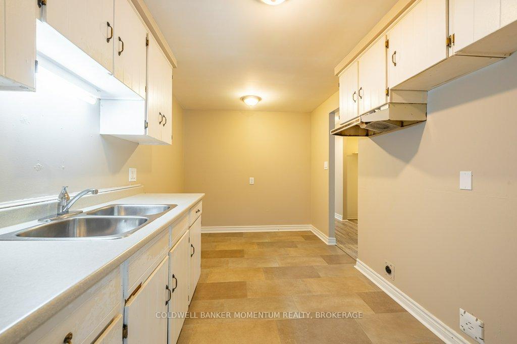 Photo 11 of 14 Ventura Drive, St. Catharines, Haig — HOMEH