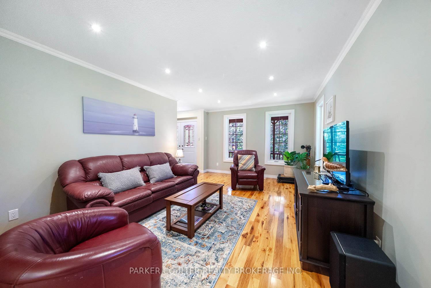 Photo 16 of 29 Robert Boulevard, Springwater, Hillsdale — HOMEH