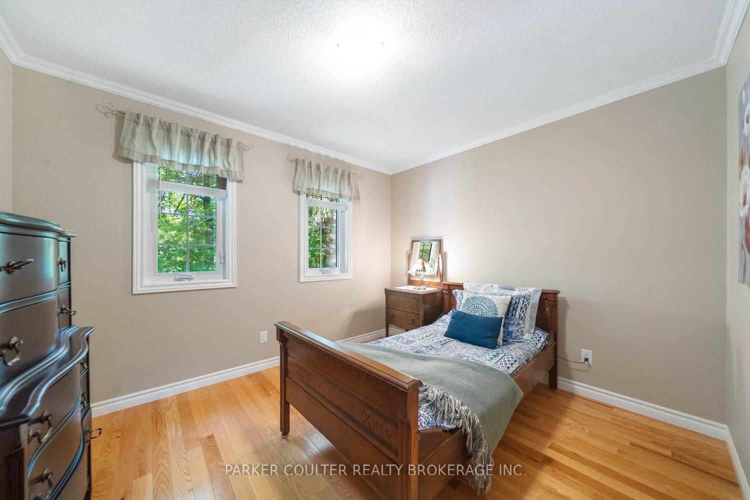 Photo 22 of 29 Robert Boulevard, Springwater, Hillsdale — HOMEH