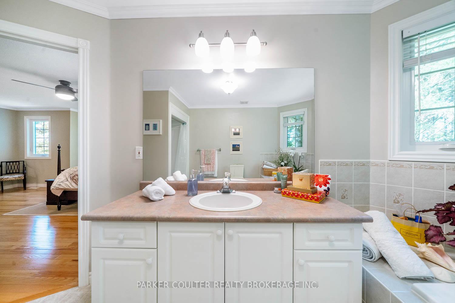 Photo 30 of 29 Robert Boulevard, Springwater, Hillsdale — HOMEH