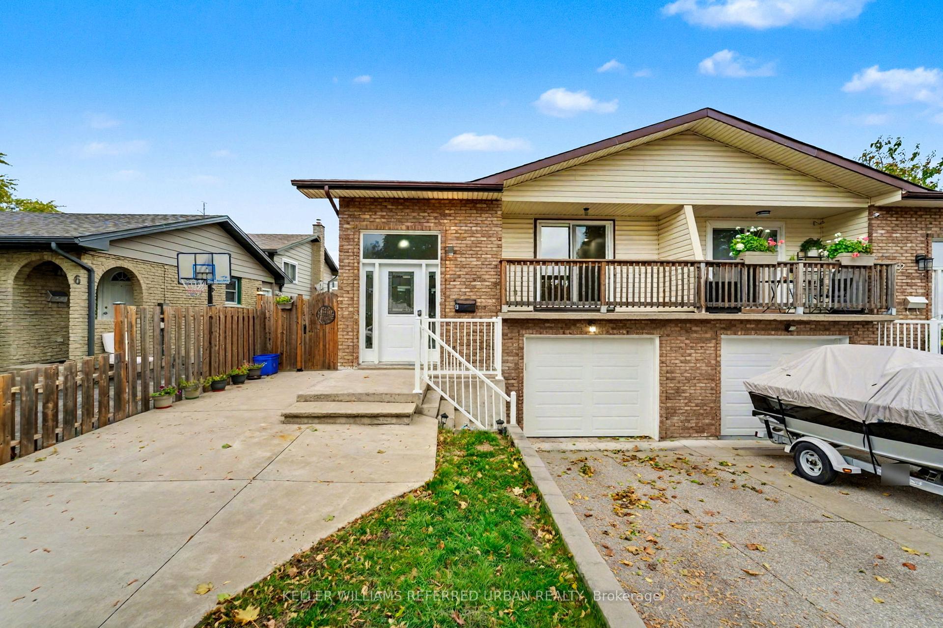 Photo 2 of 4 Deborah Court, St. Catharines, Secord Woods — HOMEH