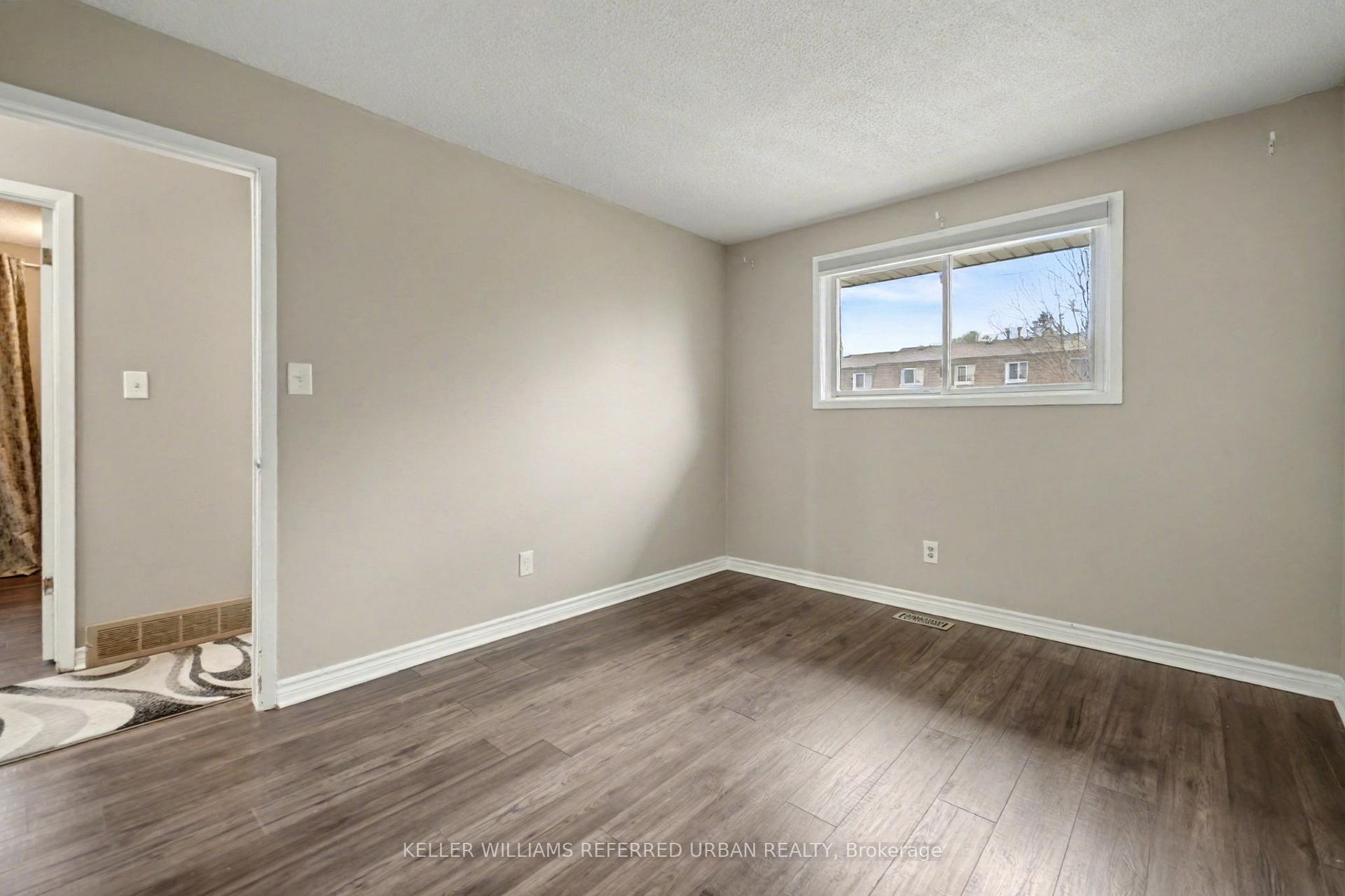 Photo 12 of 4 Deborah Court, St. Catharines, Secord Woods — HOMEH