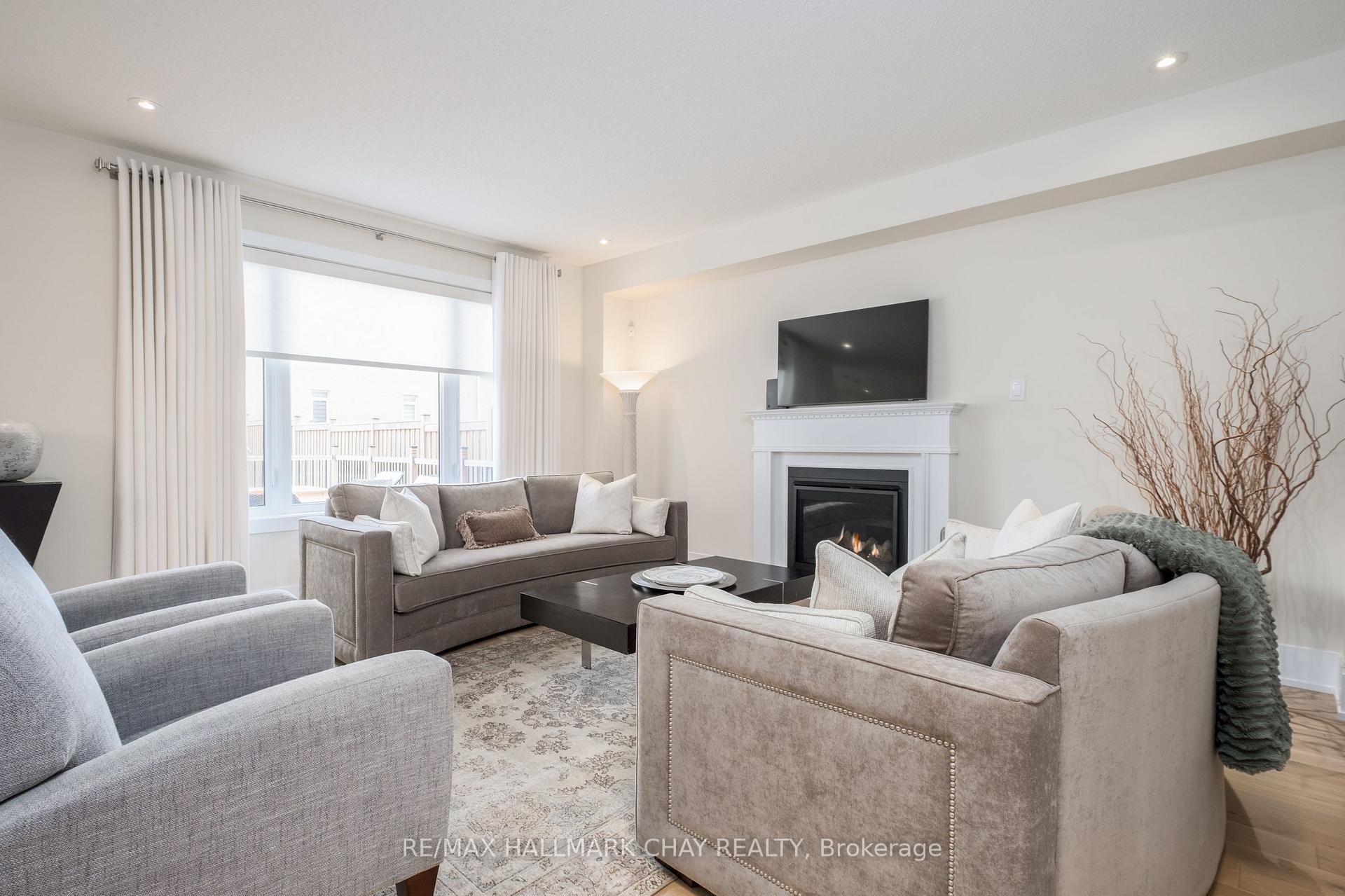 Photo 8 of 38 Rugman Crescent, Springwater, Centre Vespra — HOMEH